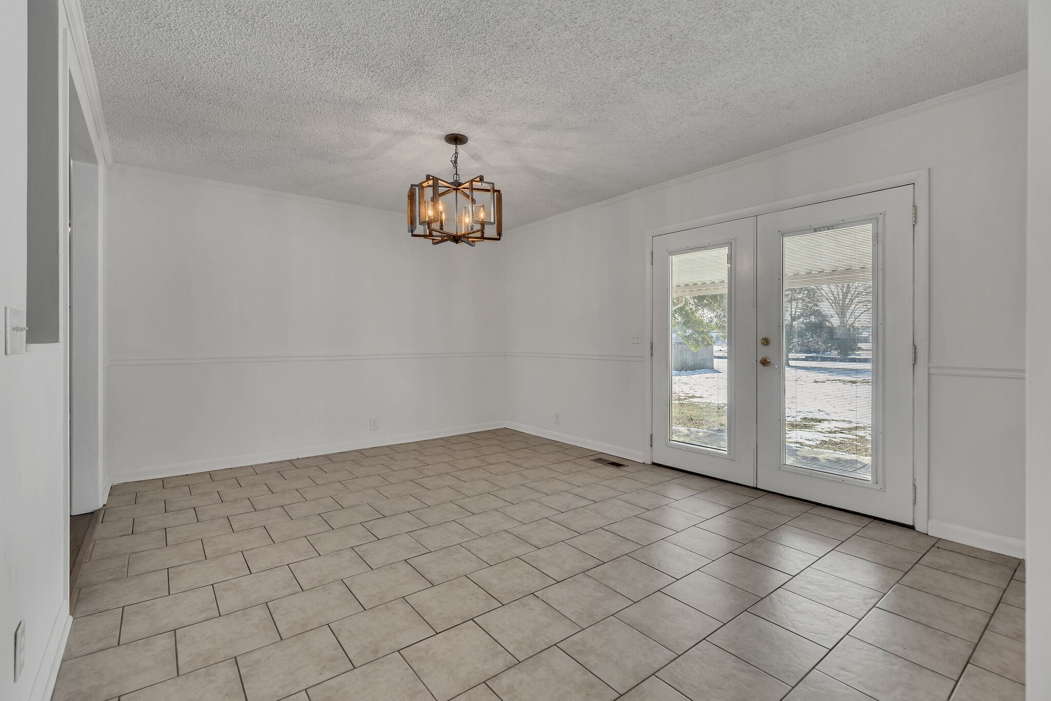 211 Elmwood Dr