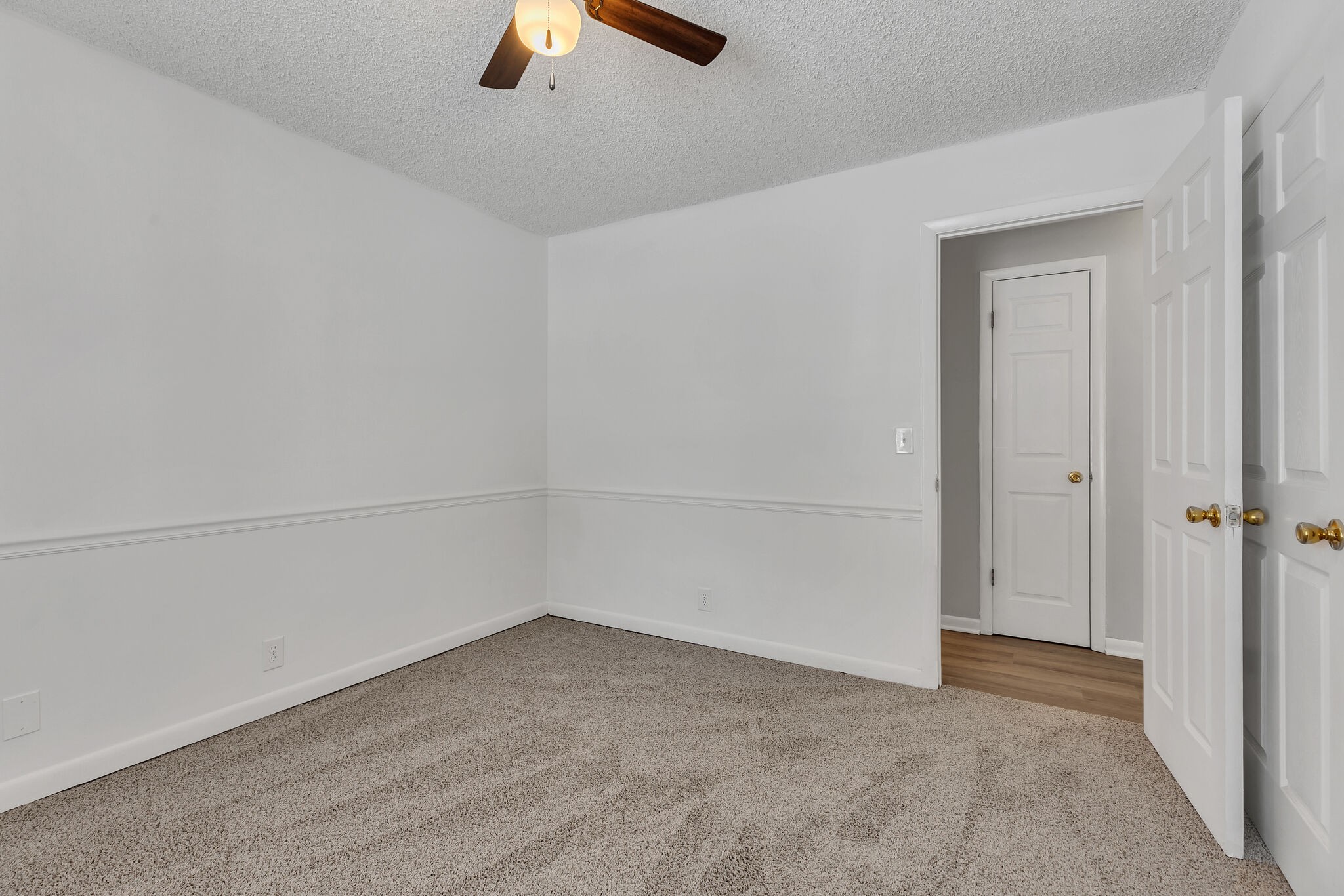 211 Elmwood Dr
