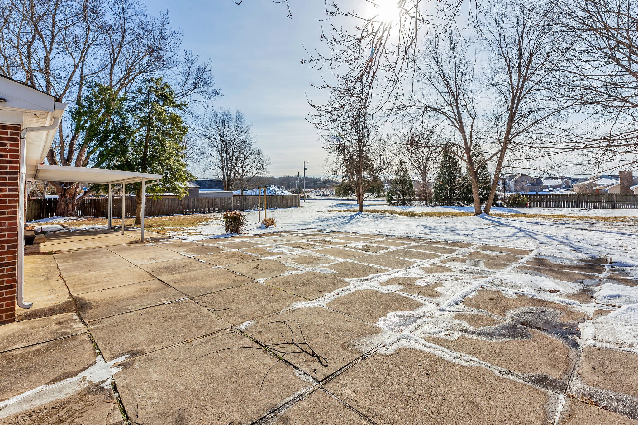 211 Elmwood Dr