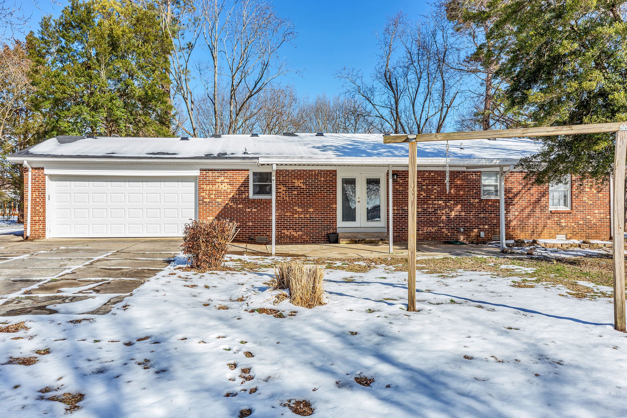 211 Elmwood Dr