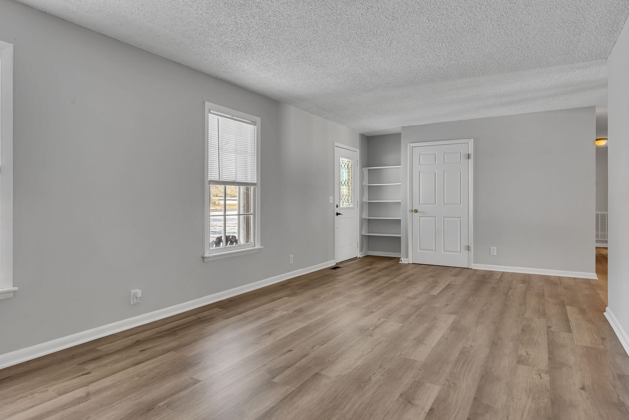 211 Elmwood Dr