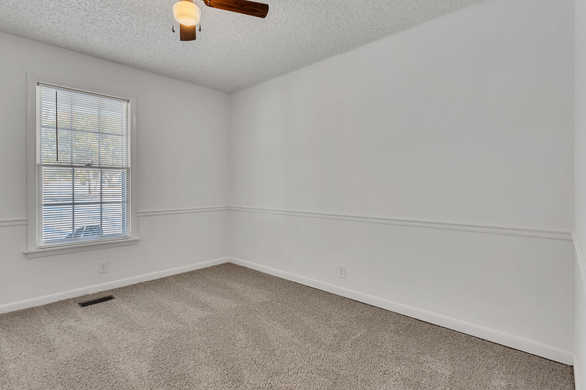 211 Elmwood Dr
