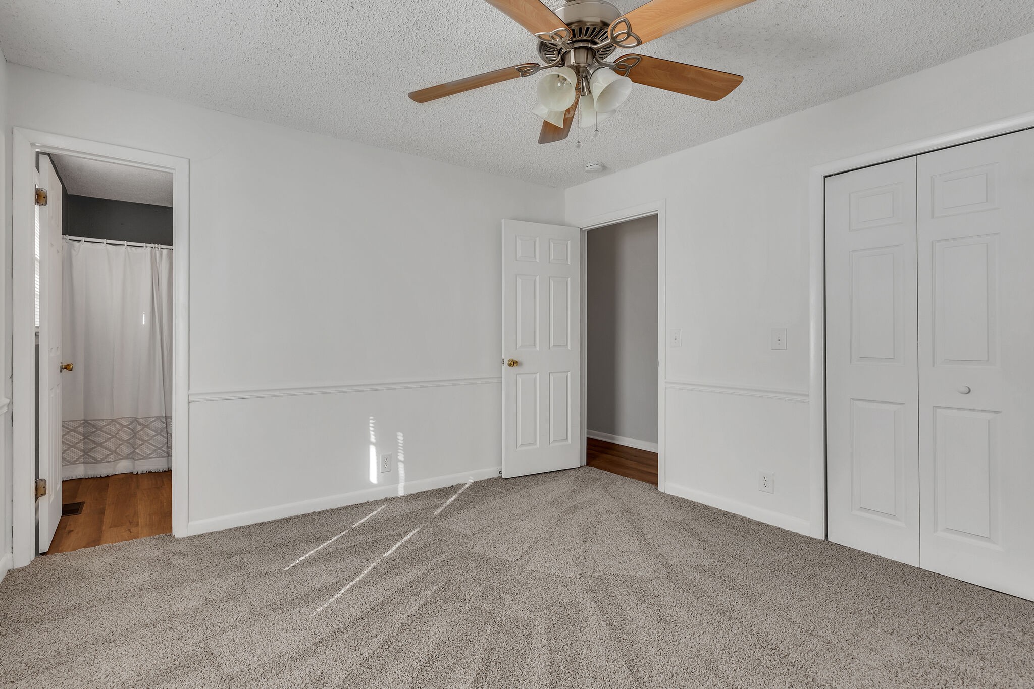 211 Elmwood Dr