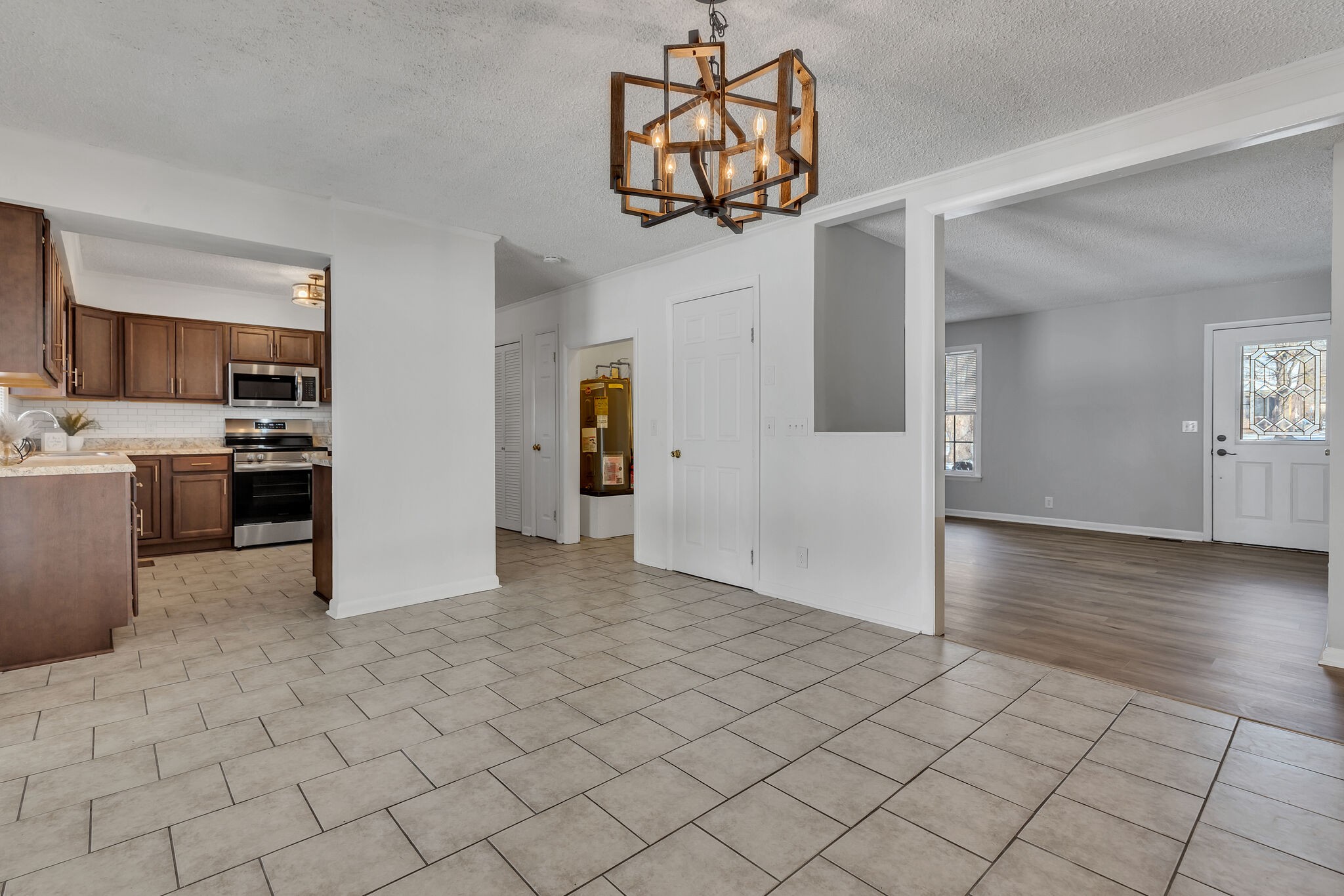 211 Elmwood Dr