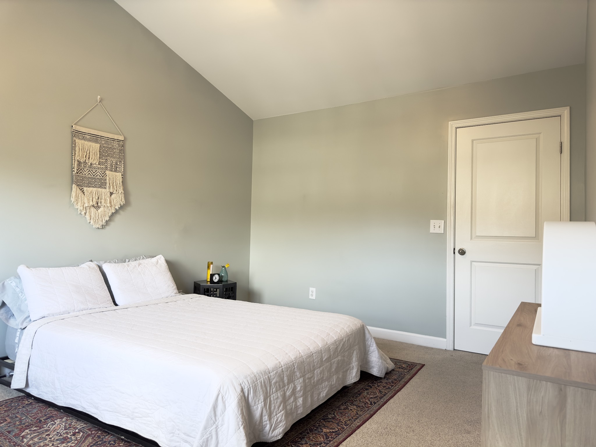 553 Rosedale Ave Unit: 104
