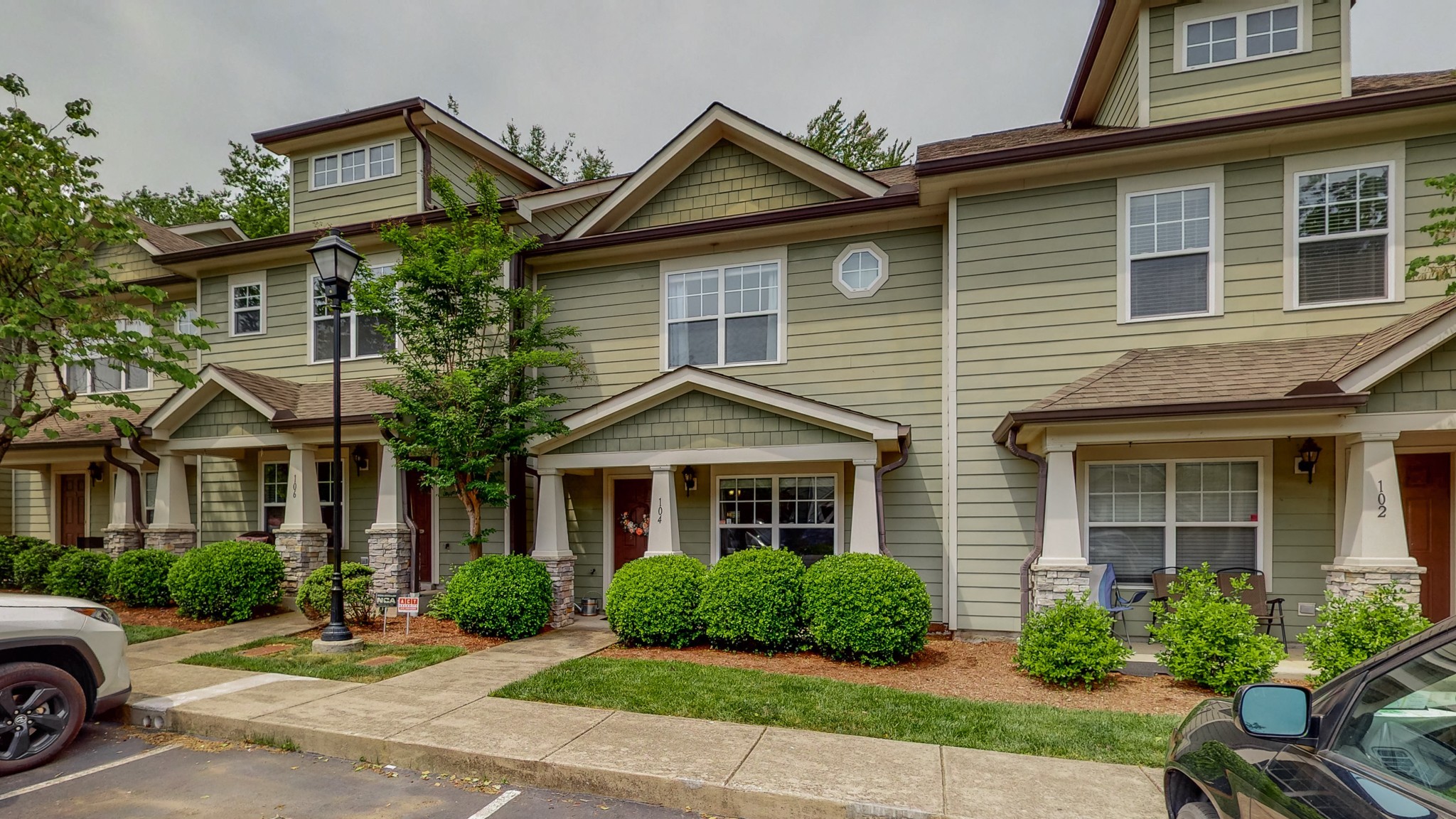 553 Rosedale Ave Unit: 104