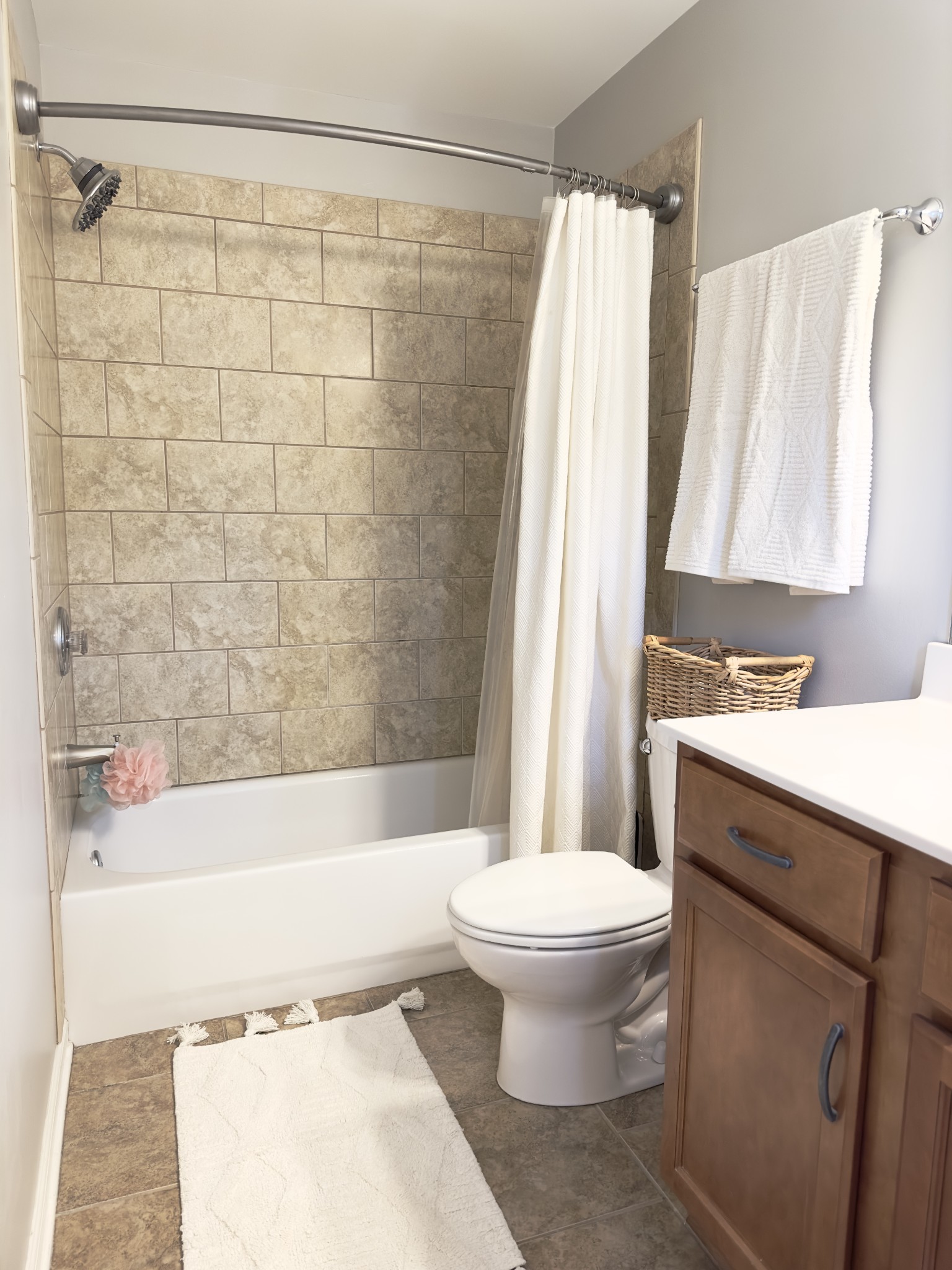 553 Rosedale Ave Unit: 104