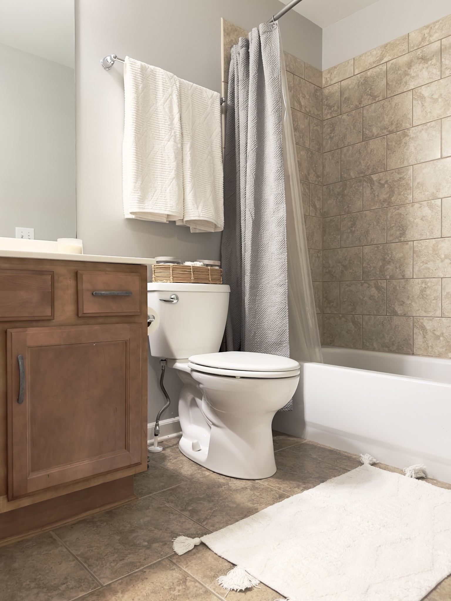 553 Rosedale Ave Unit: 104