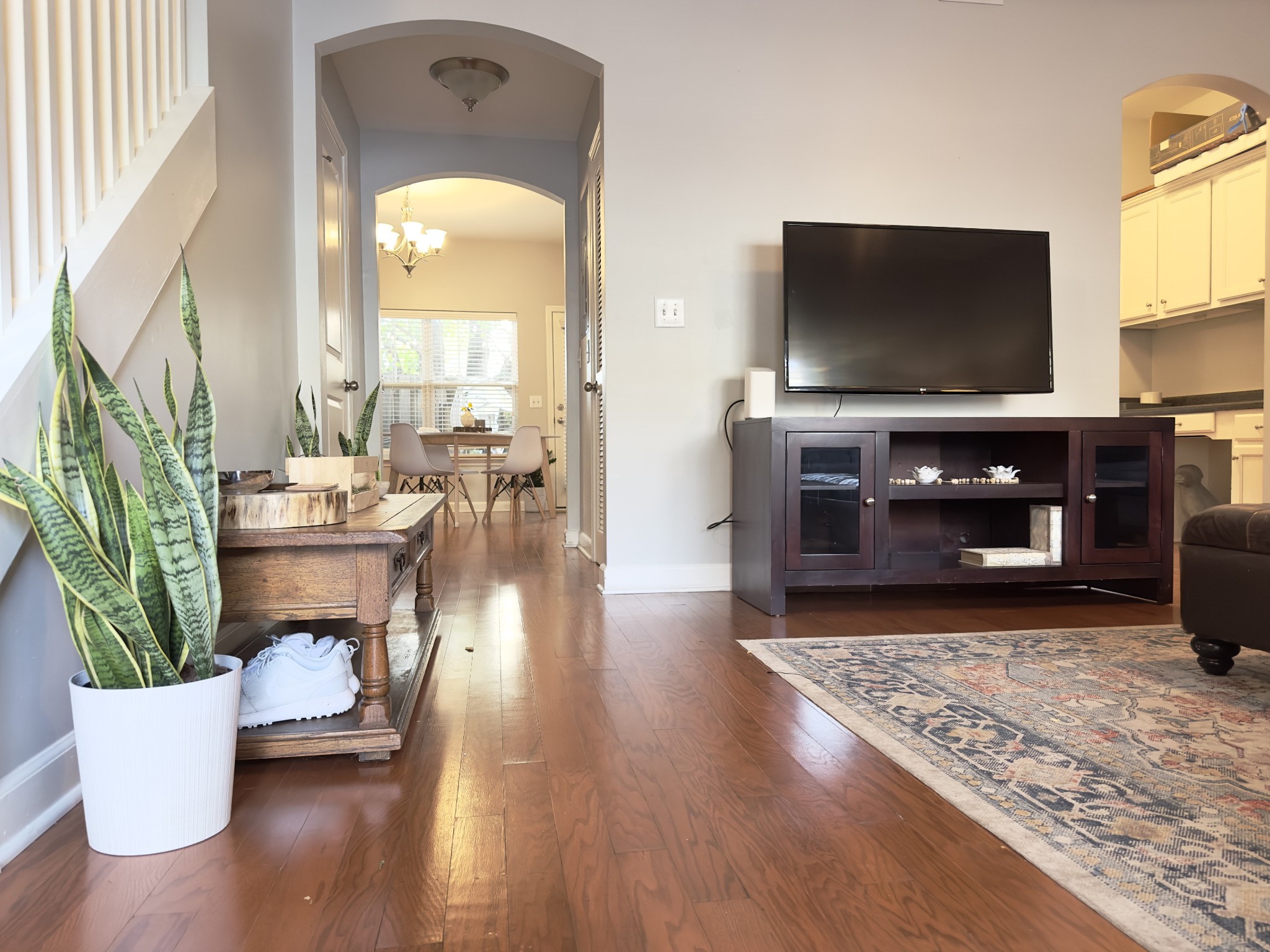 553 Rosedale Ave Unit: 104