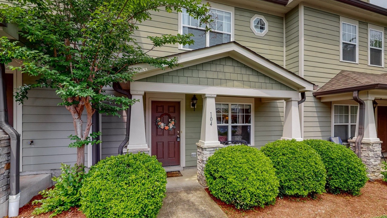 553 Rosedale Ave Unit: 104