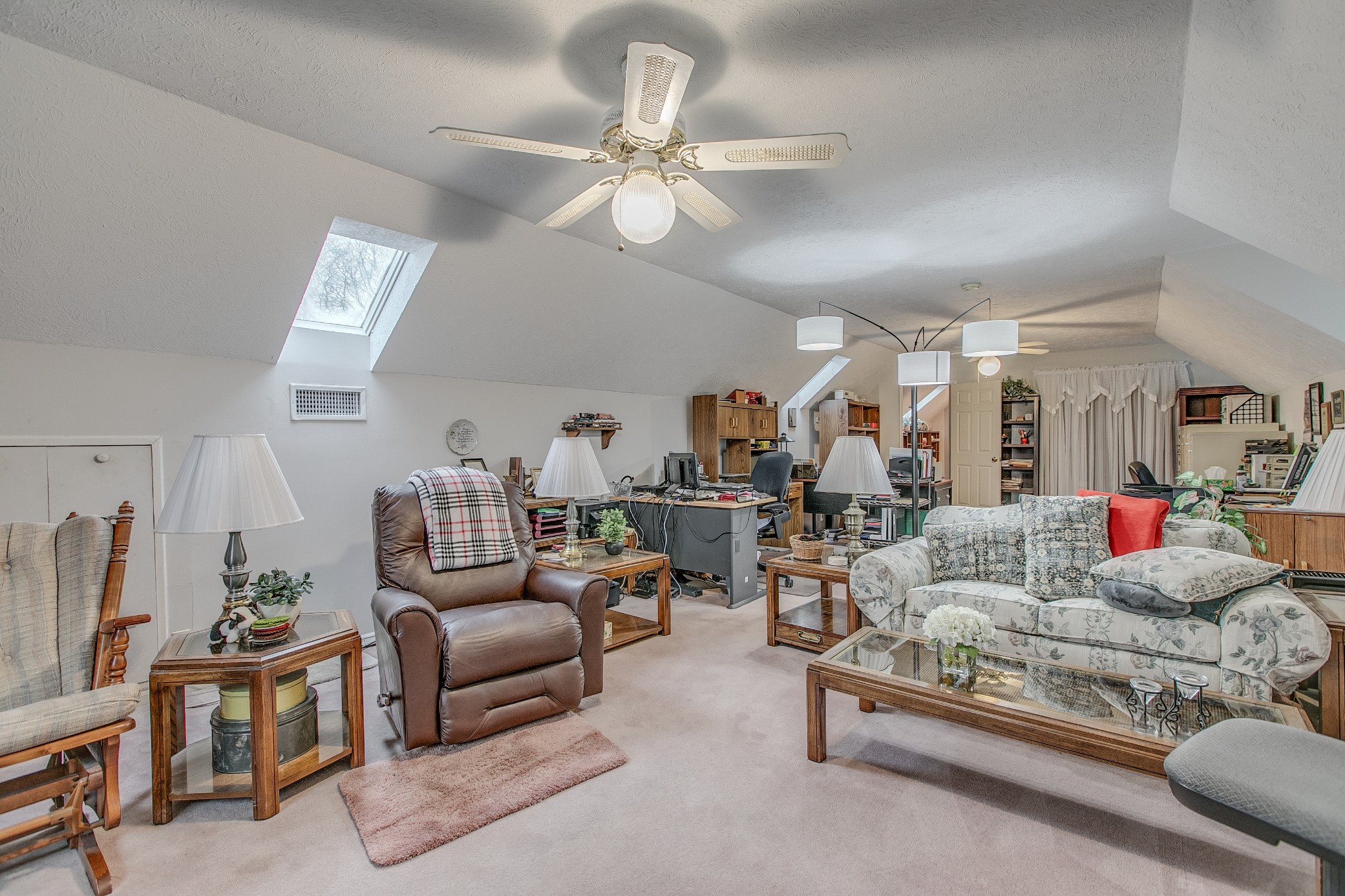 10314 Roanoke Dr