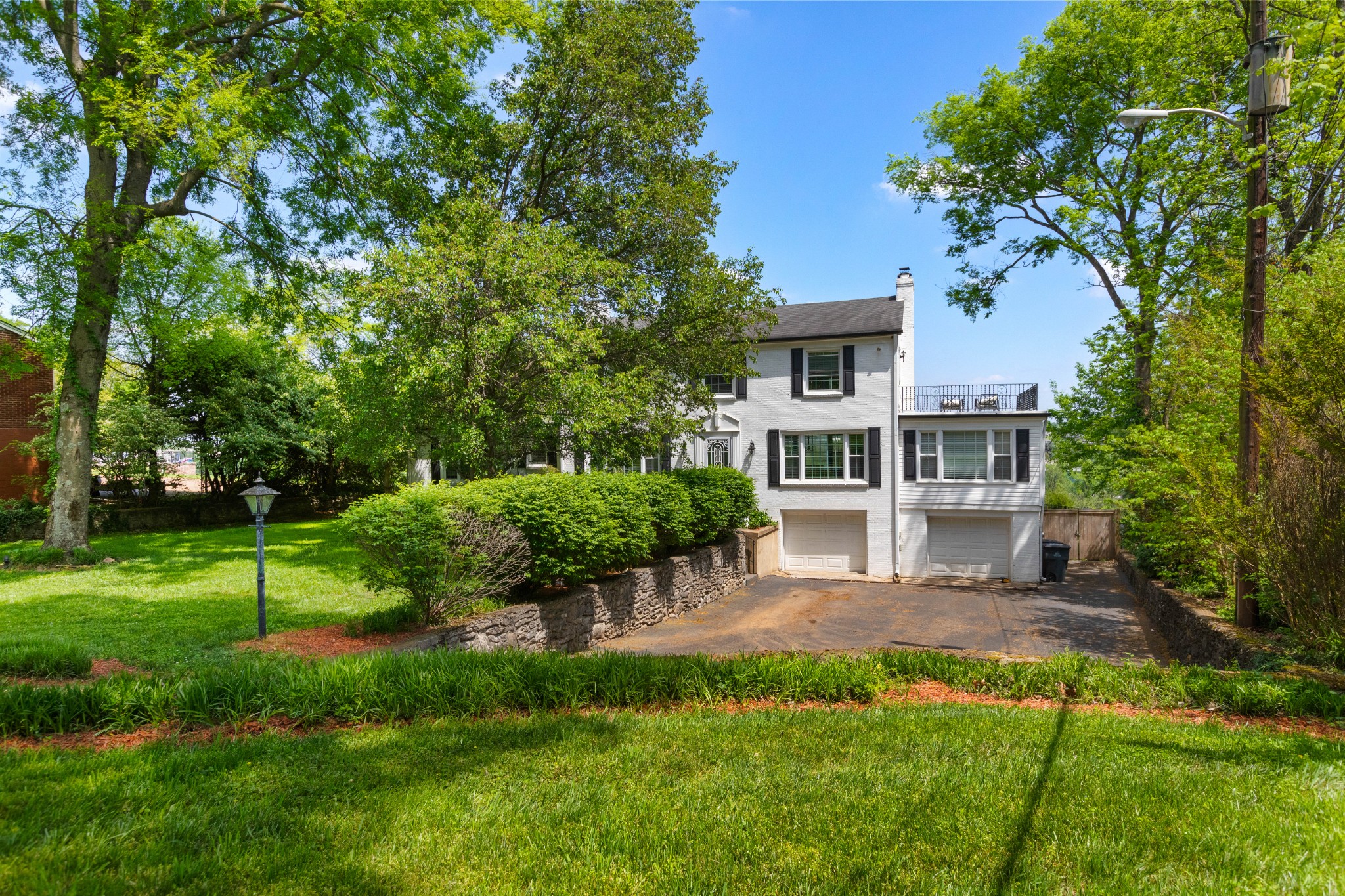 4018 Moss Rose Dr