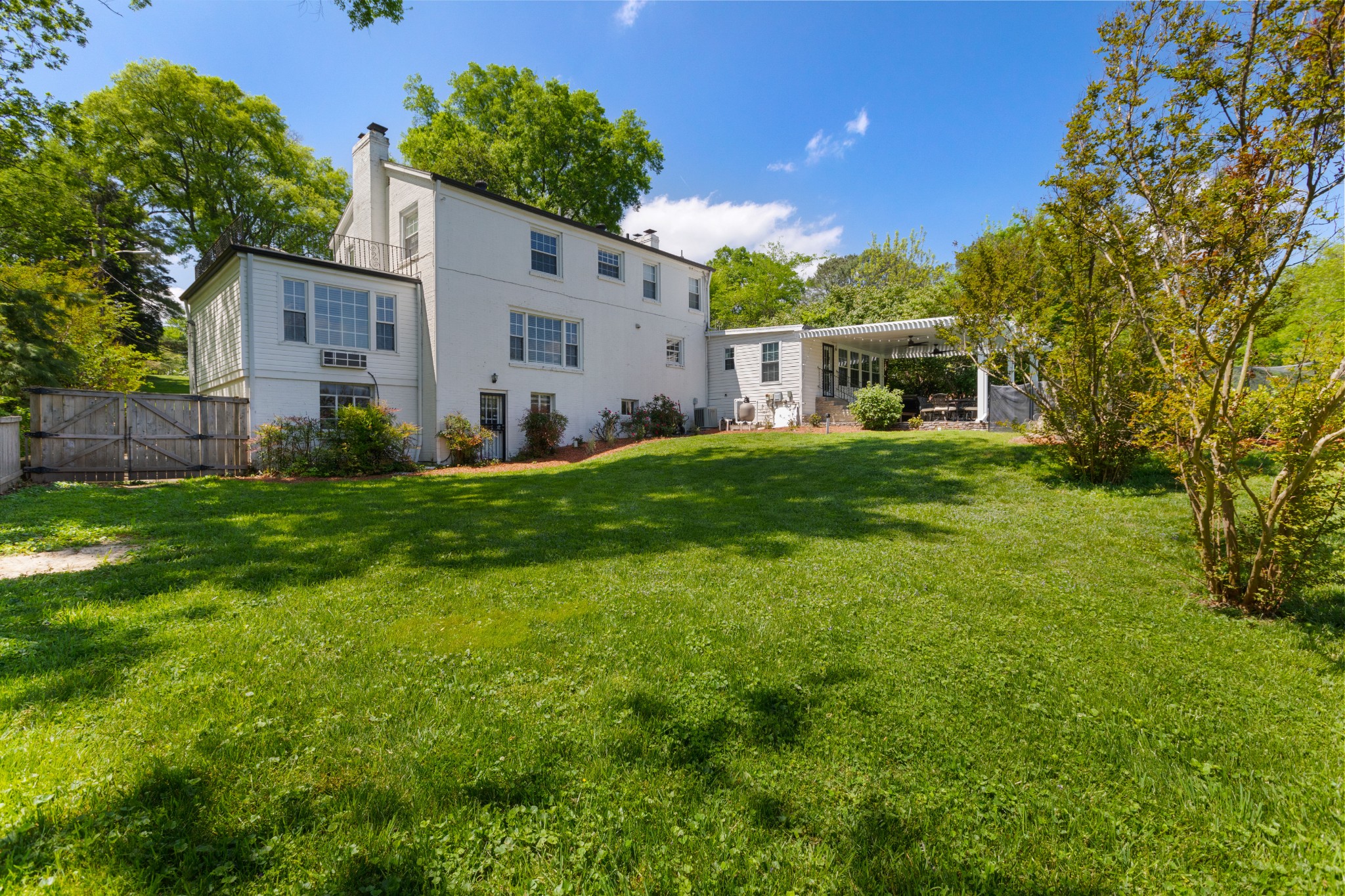 4018 Moss Rose Dr
