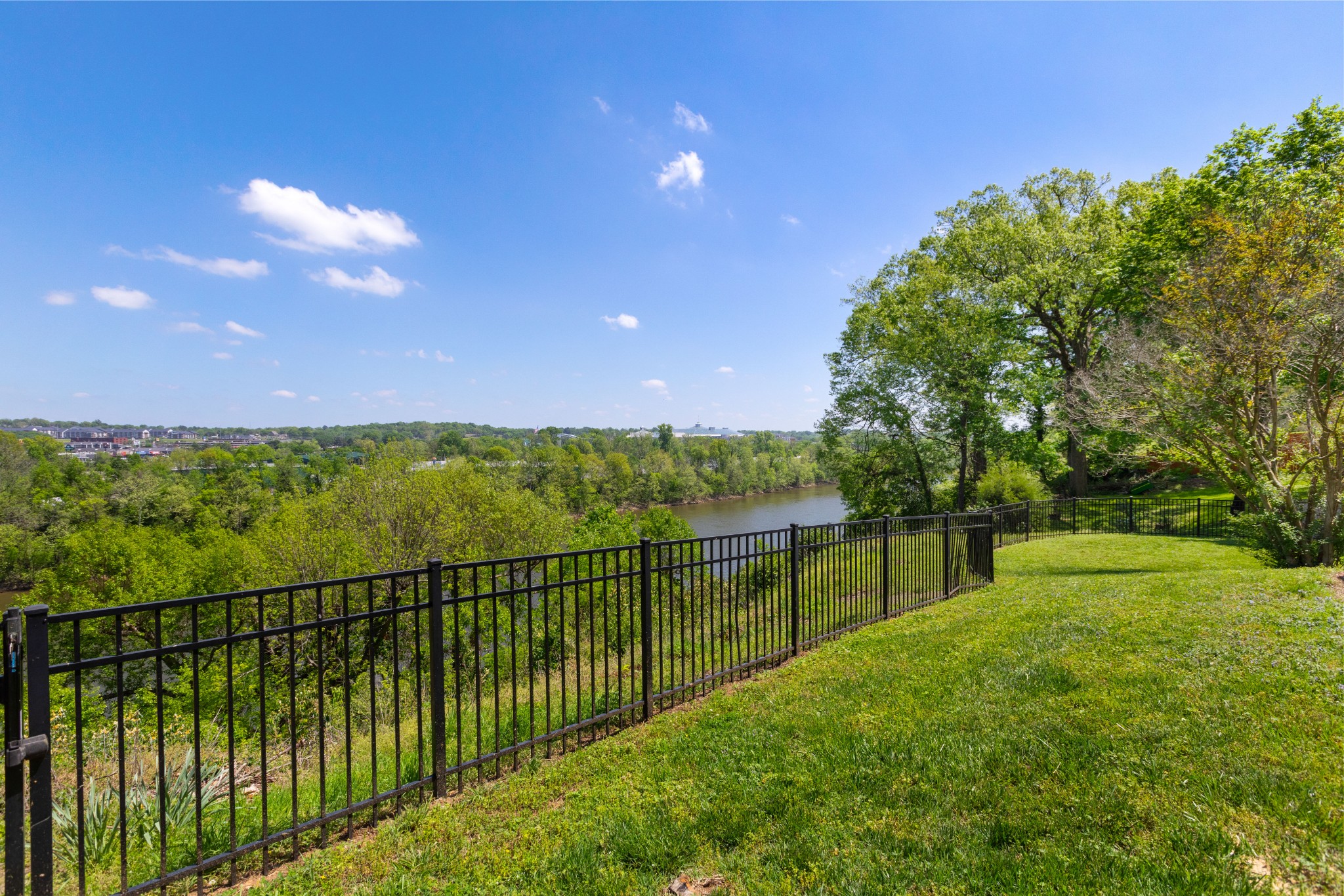 4018 Moss Rose Dr