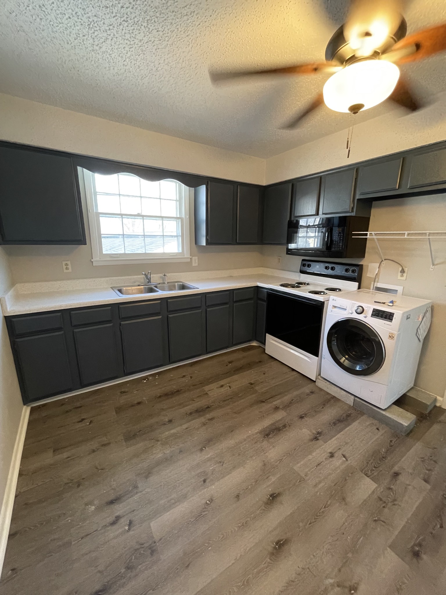 1120 N Maple St Unit: 4