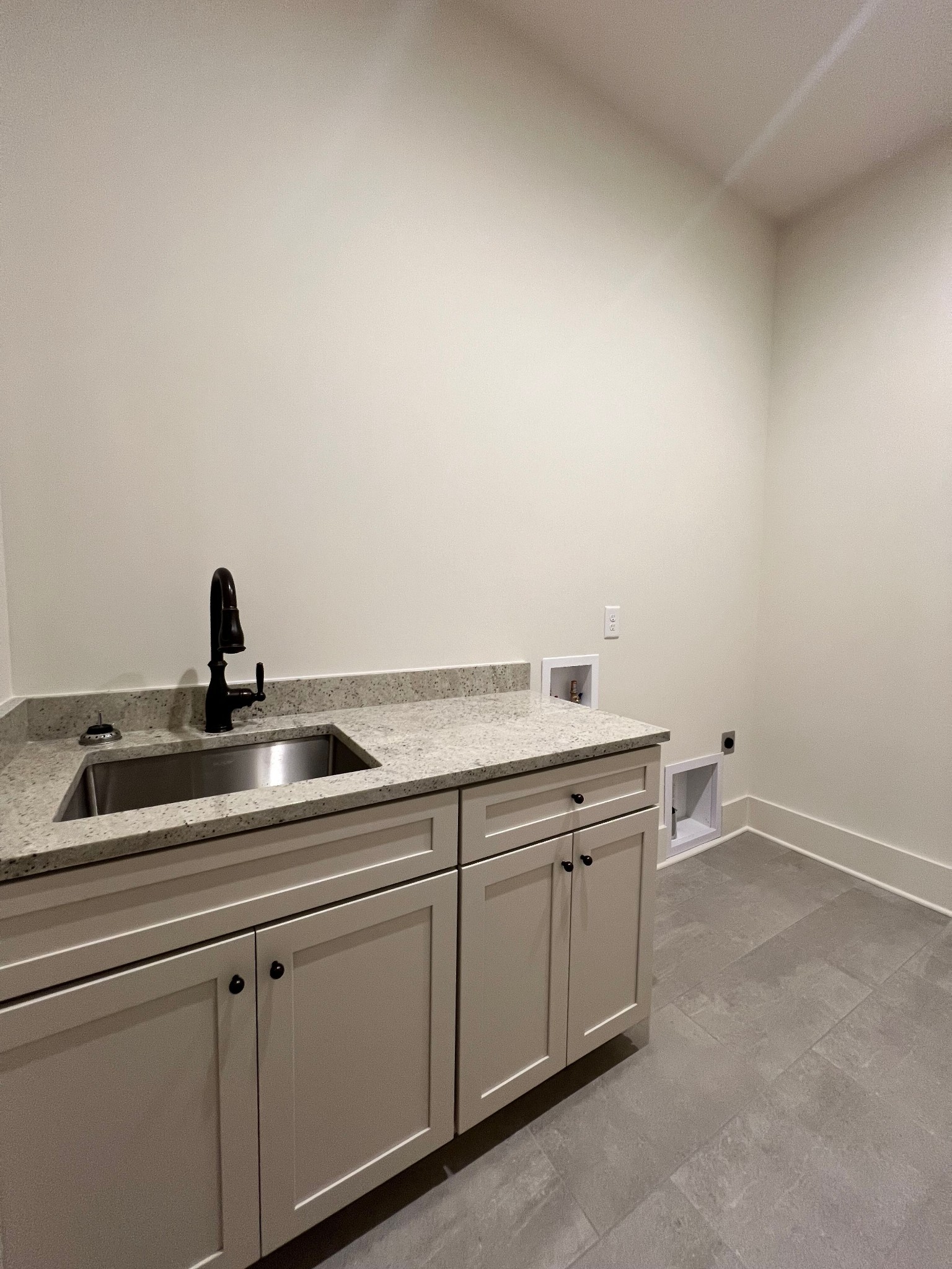 1637 Champagne Ct