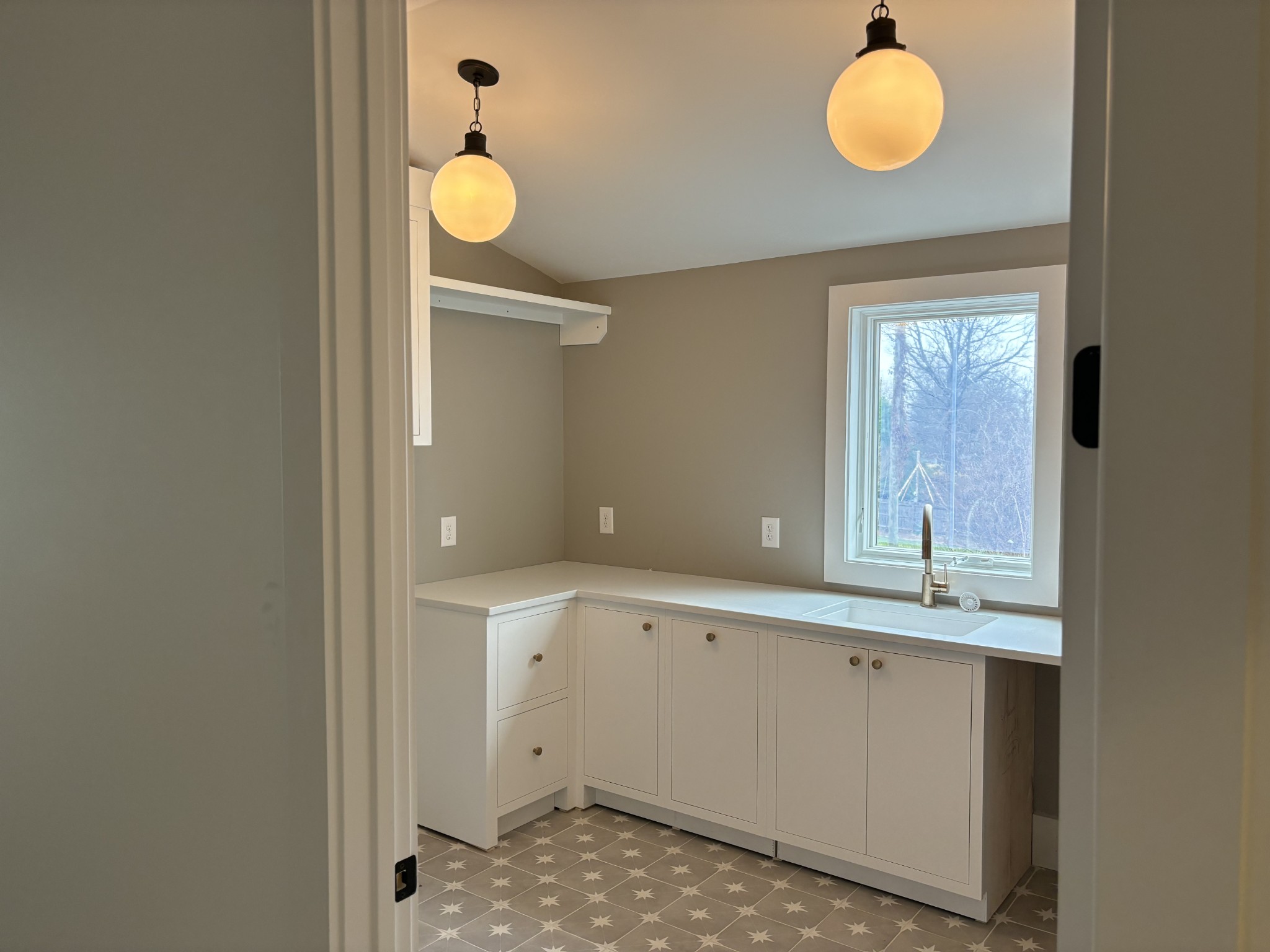 3615 Rainbow Pl