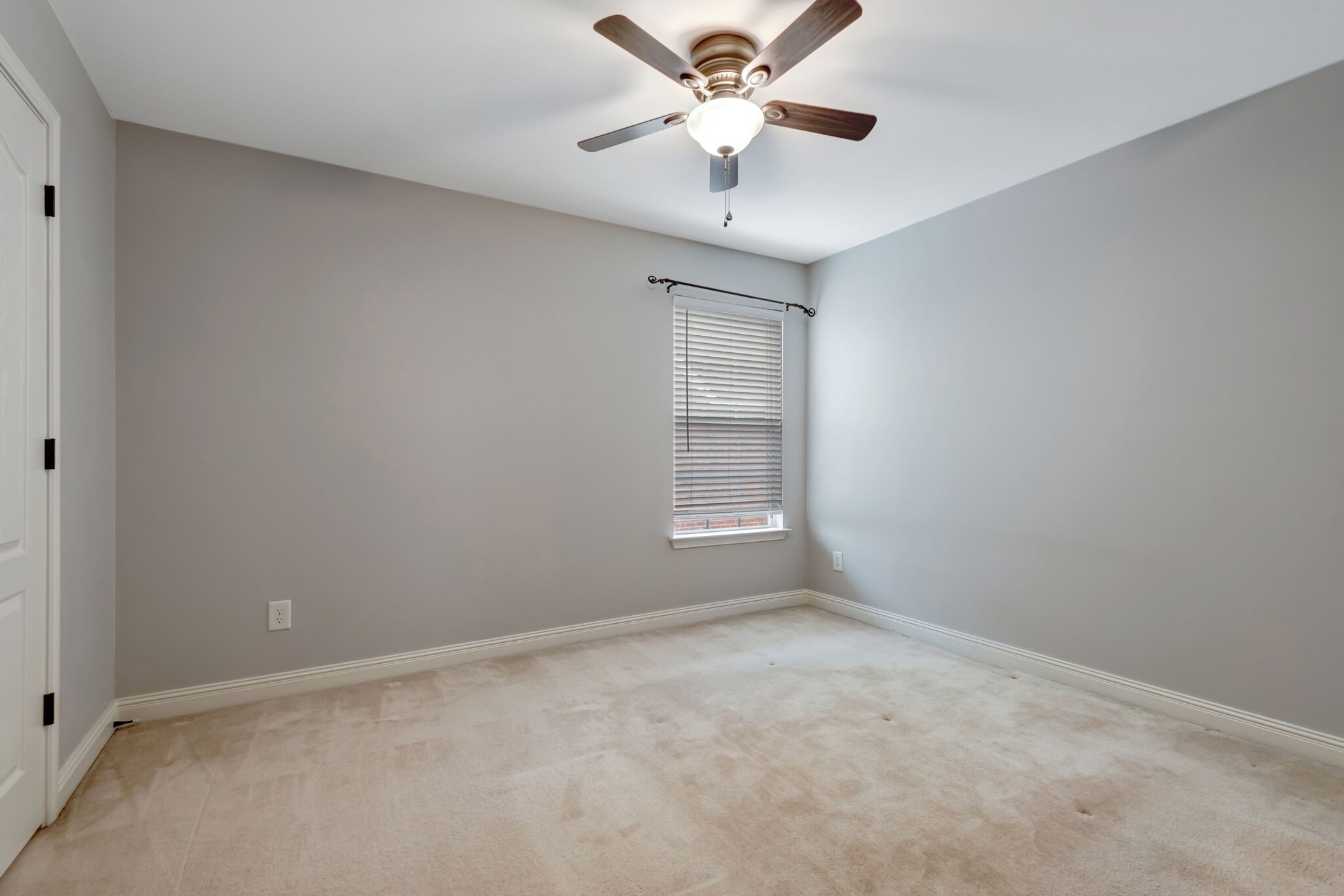 6921 Scarlet Ridge Dr