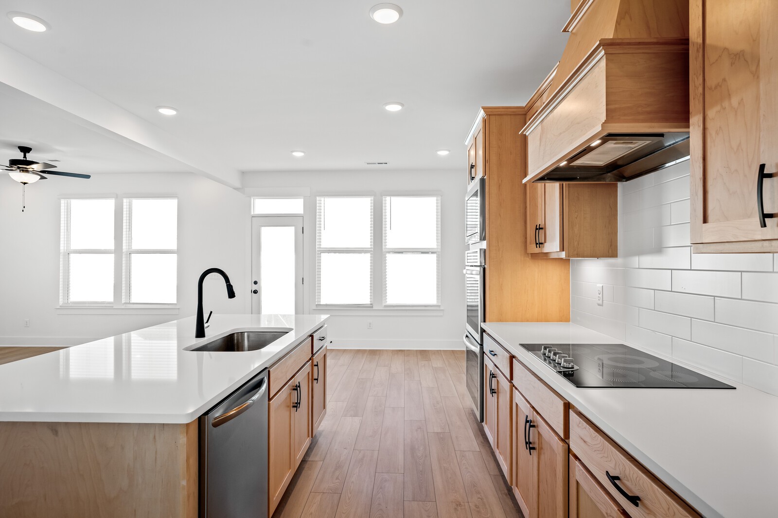 2403 Sunnyview Cove