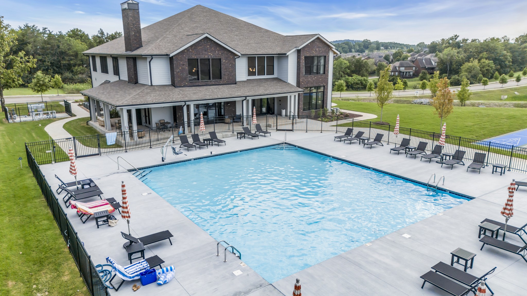 6109 Parkhaven Blvd