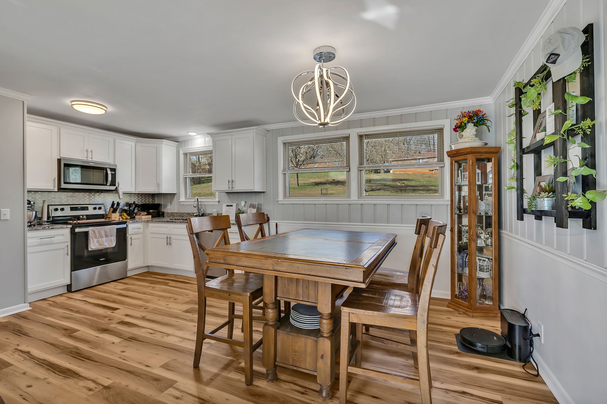 202 Forest Dr