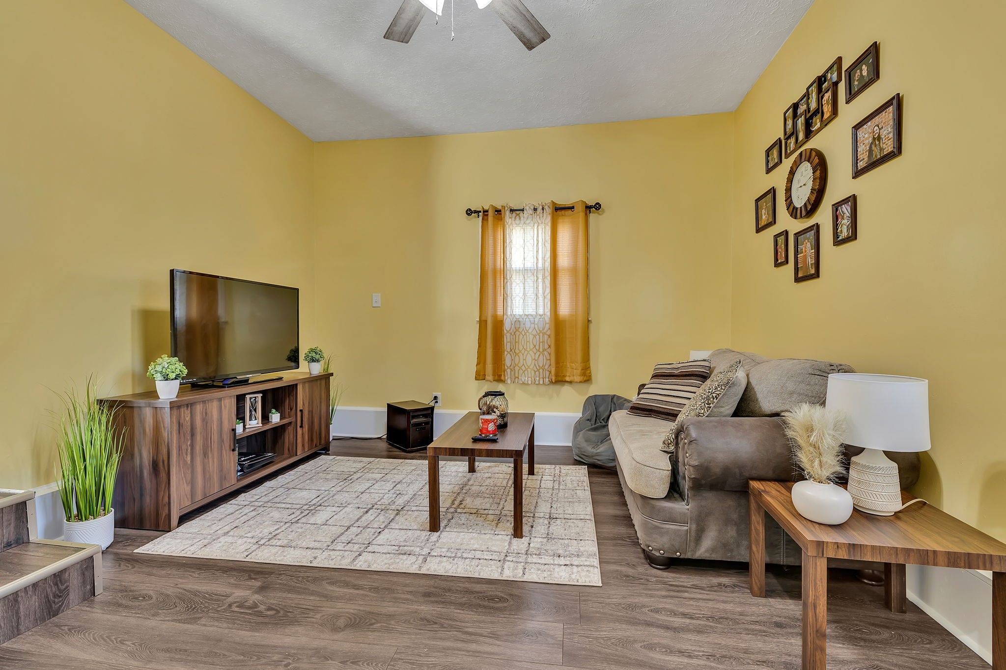 202 Forest Dr