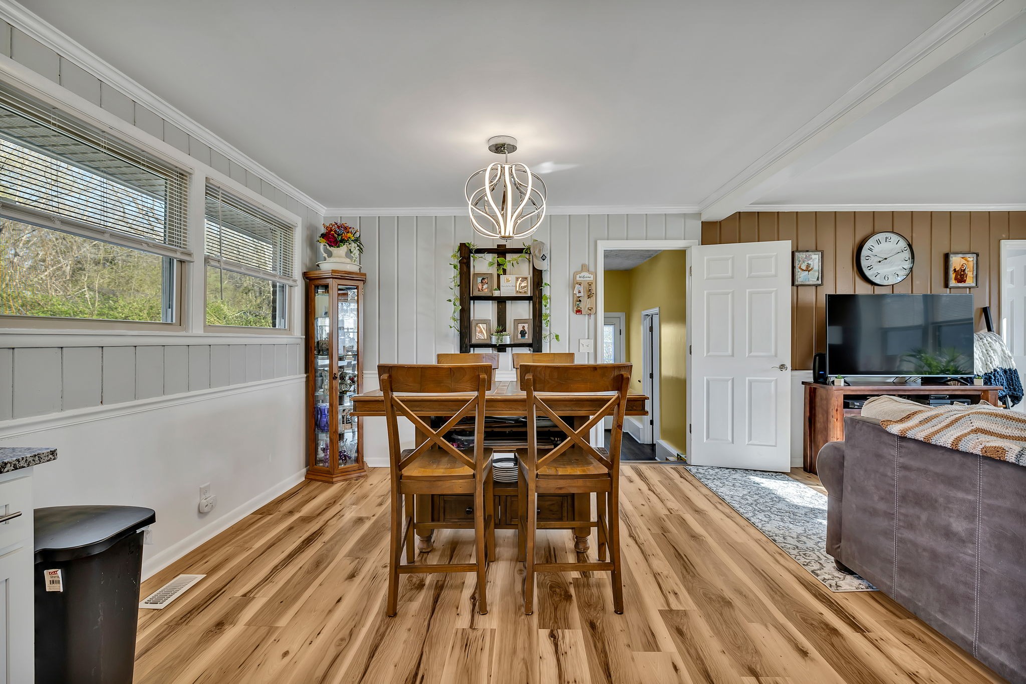 202 Forest Dr
