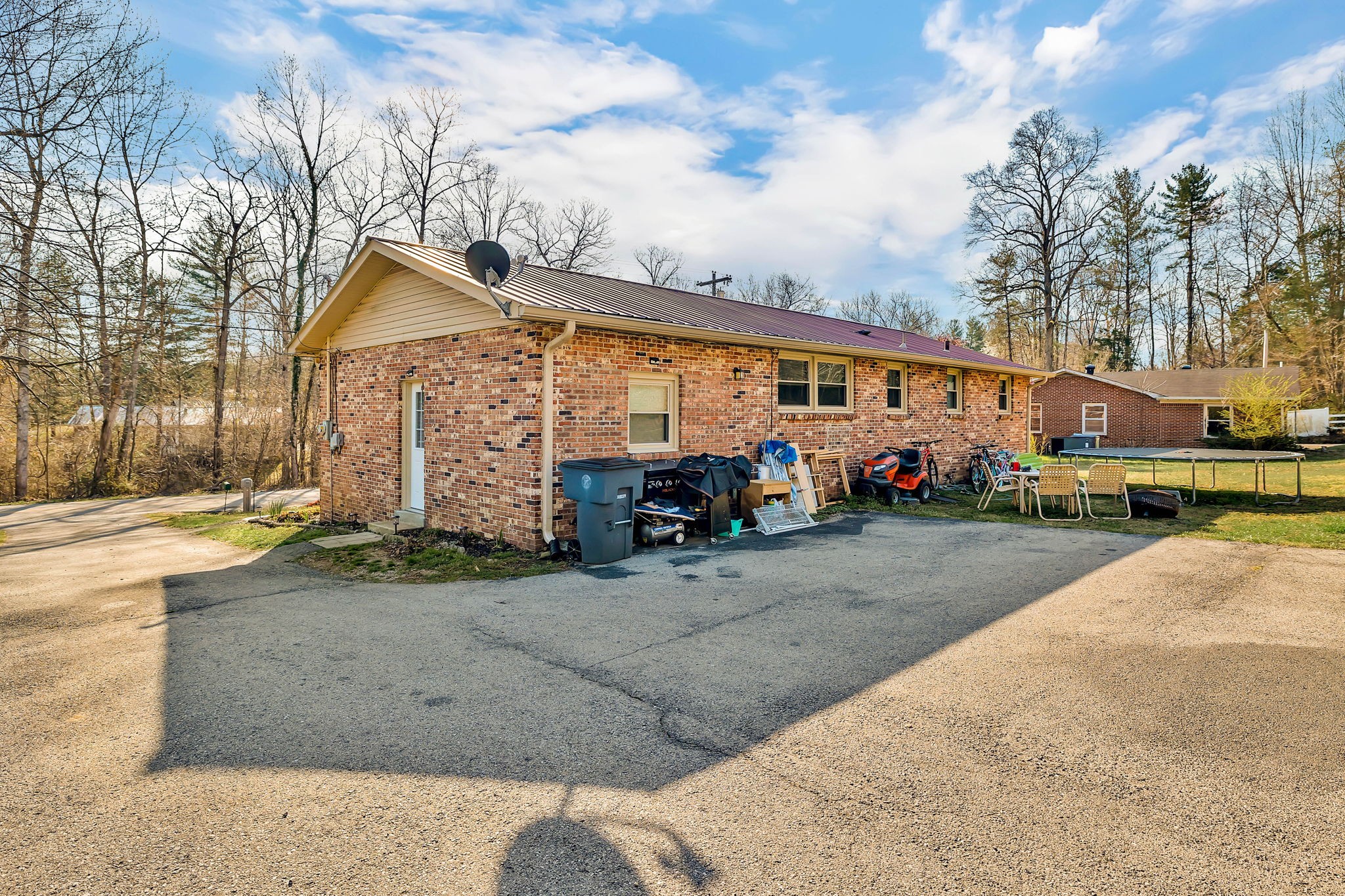 202 Forest Dr