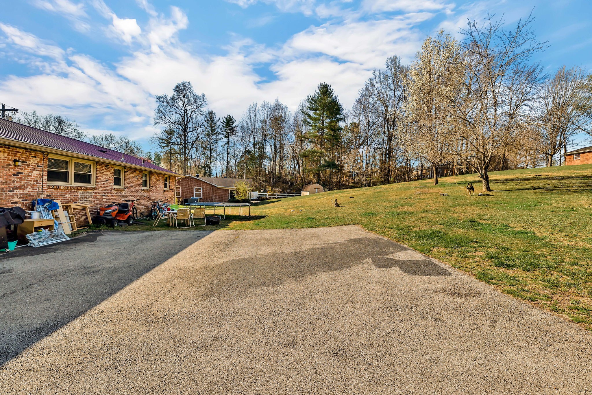 202 Forest Dr