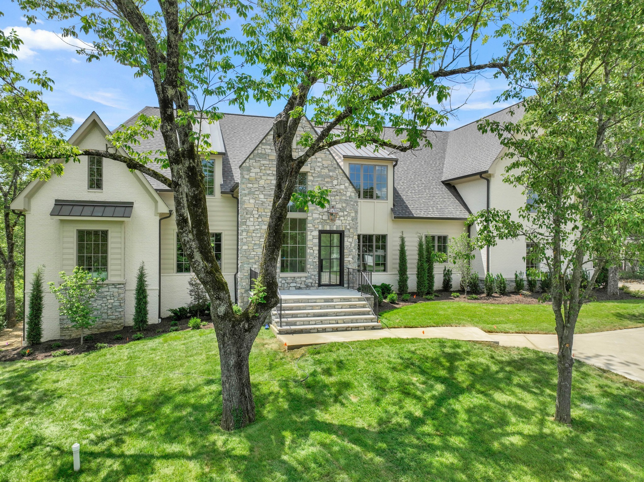 649 Brook Hollow Rd