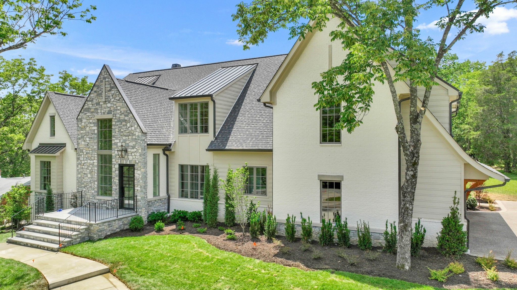 649 Brook Hollow Rd