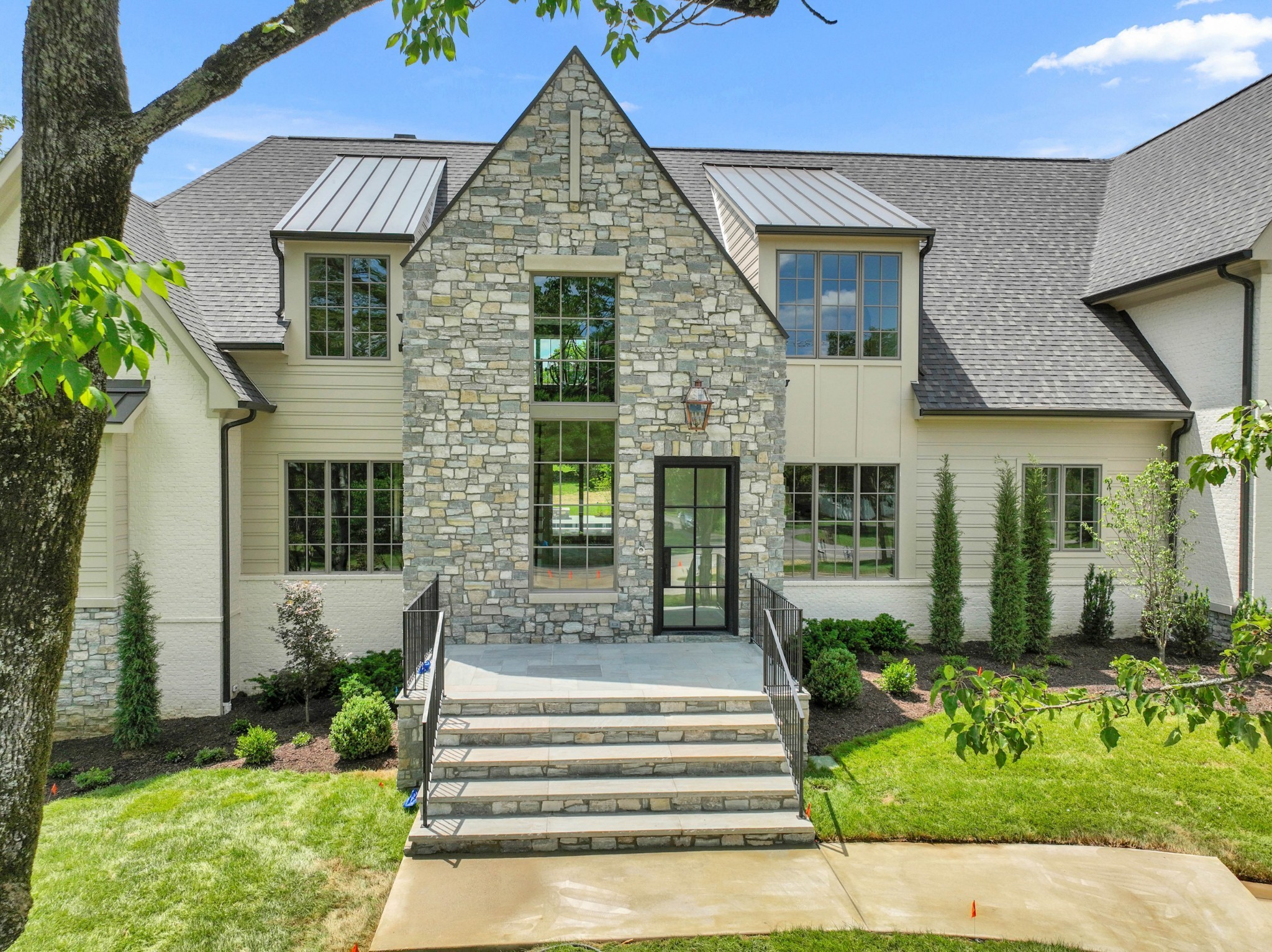 649 Brook Hollow Rd