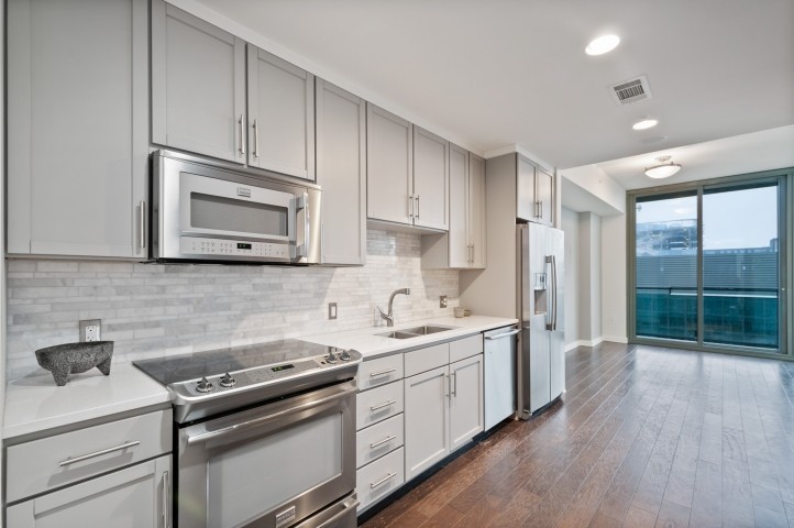 1212 Laurel St Unit: 1912