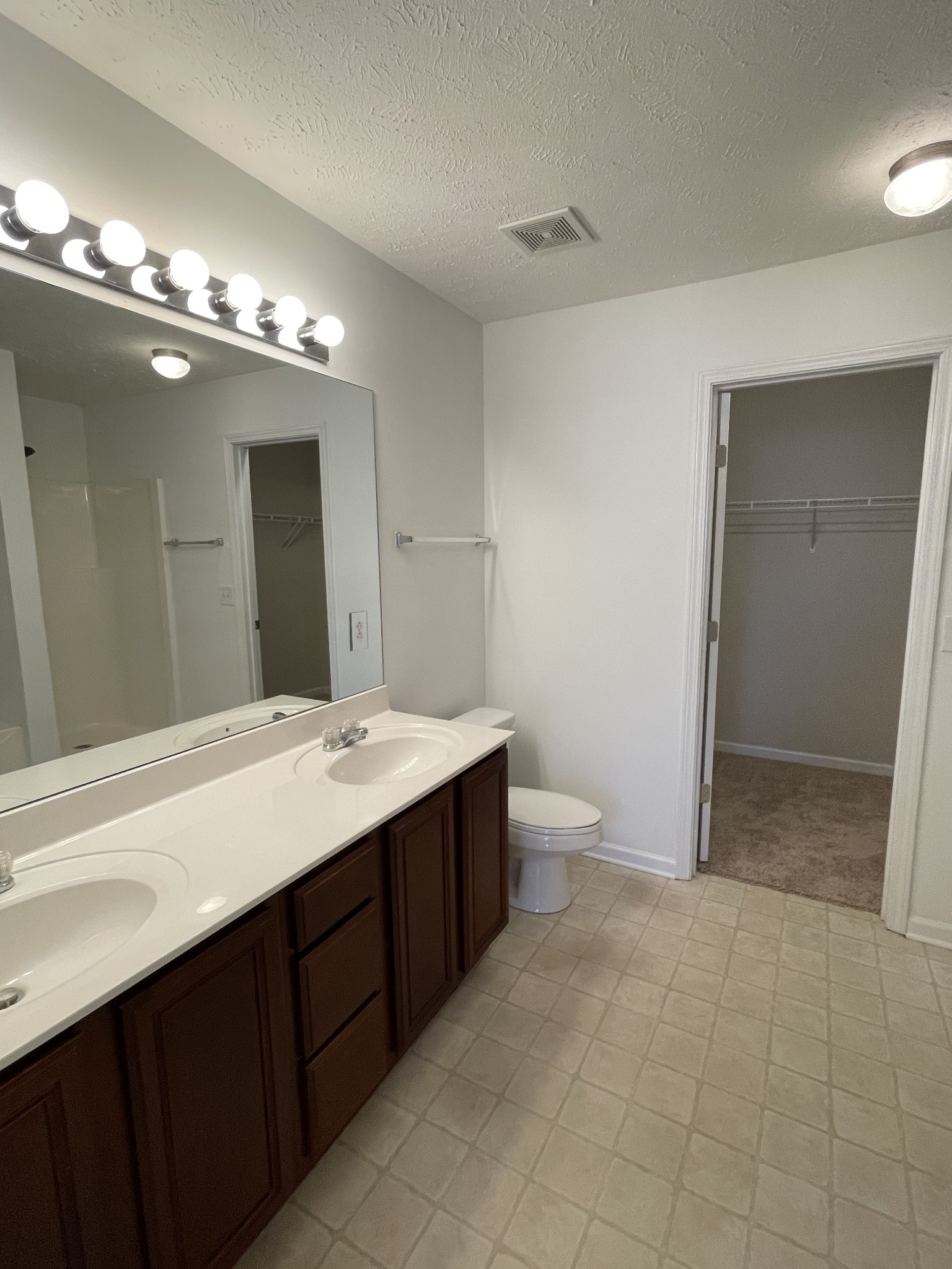 912 Sitting Bull Xing