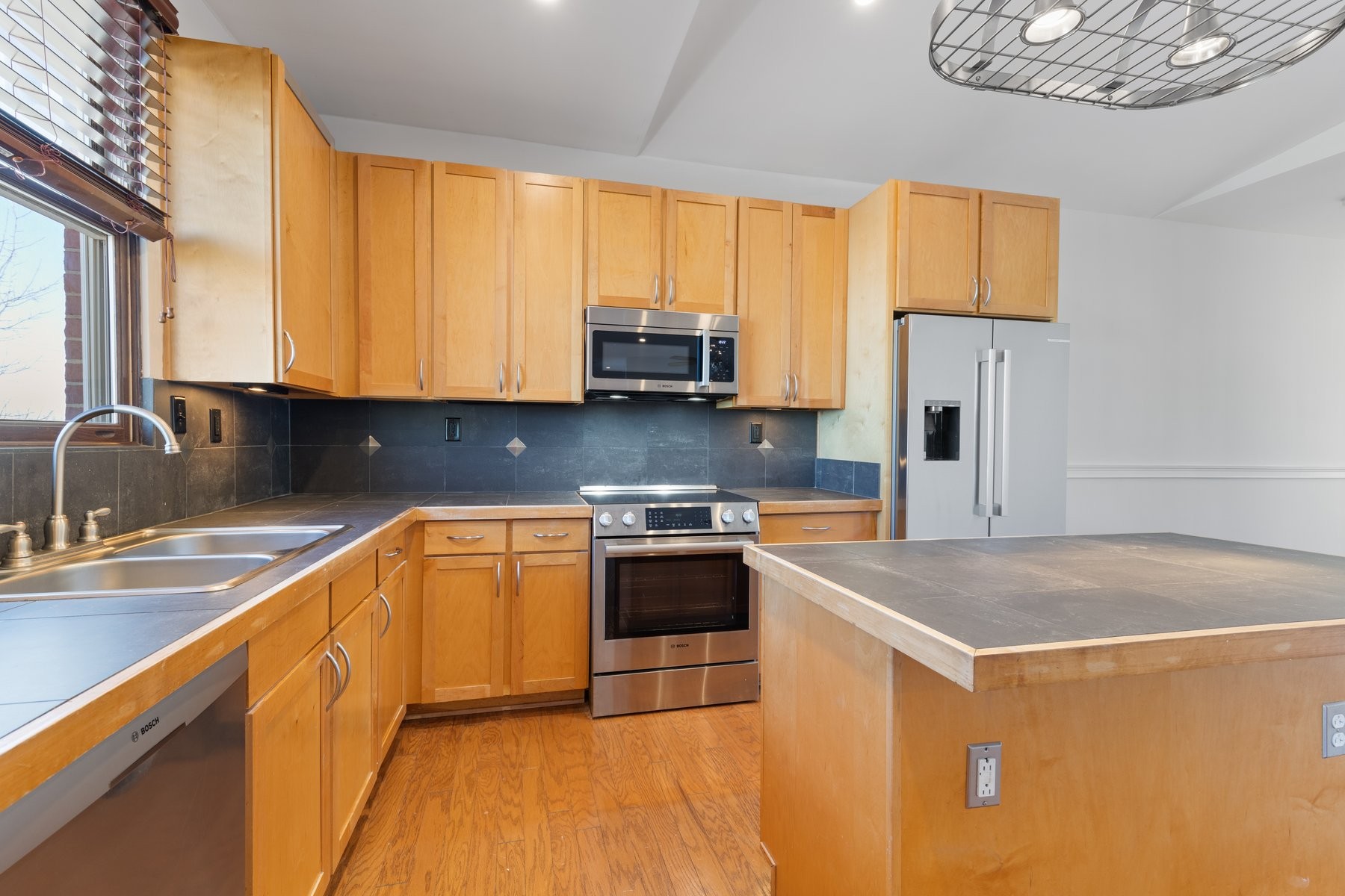 800 Woodland St Unit: 305