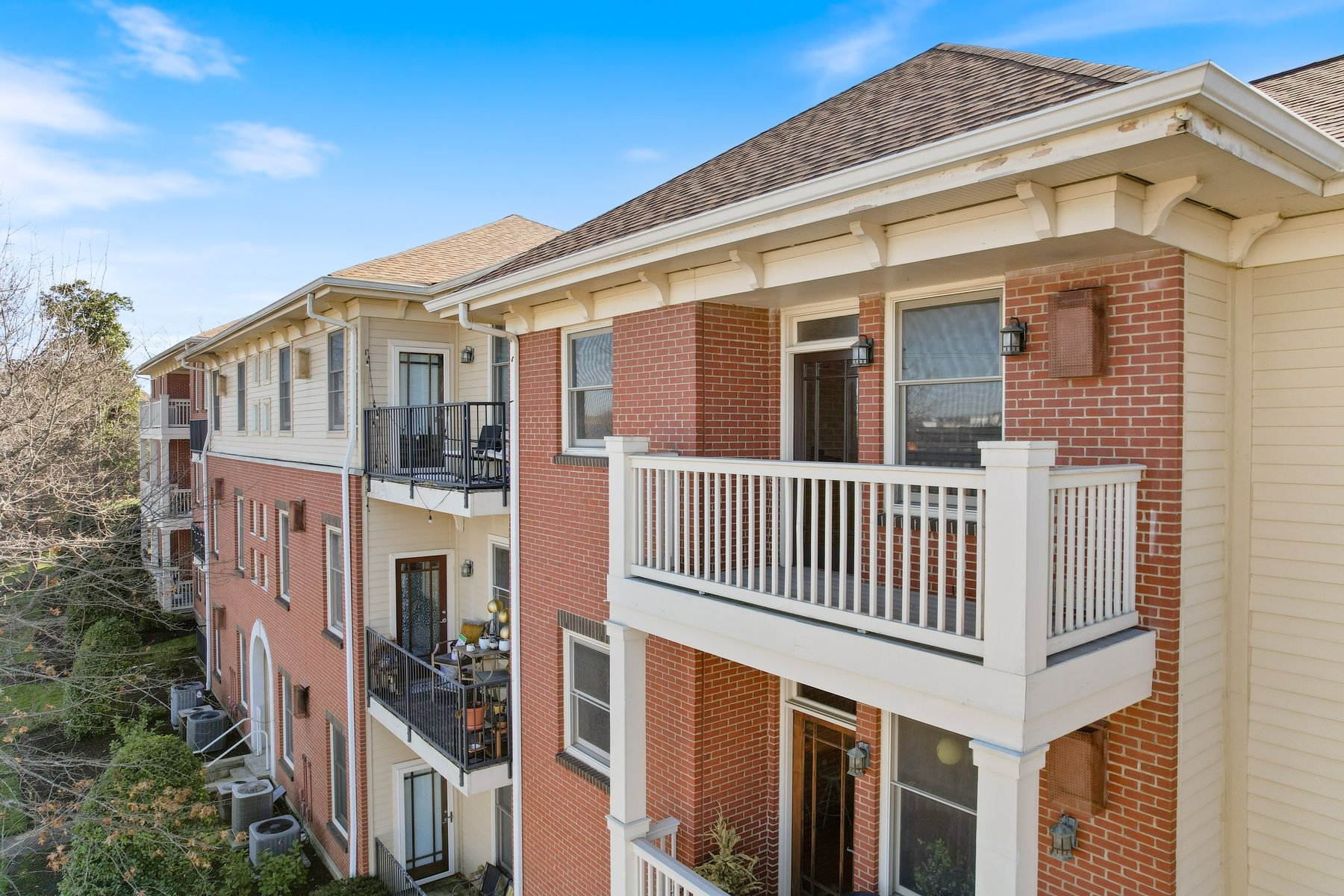 800 Woodland St Unit: 305