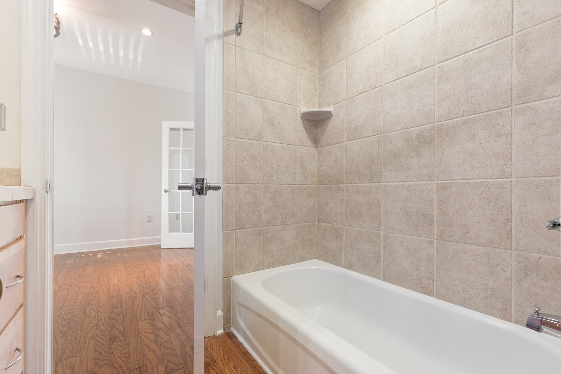 800 Woodland St Unit: 305