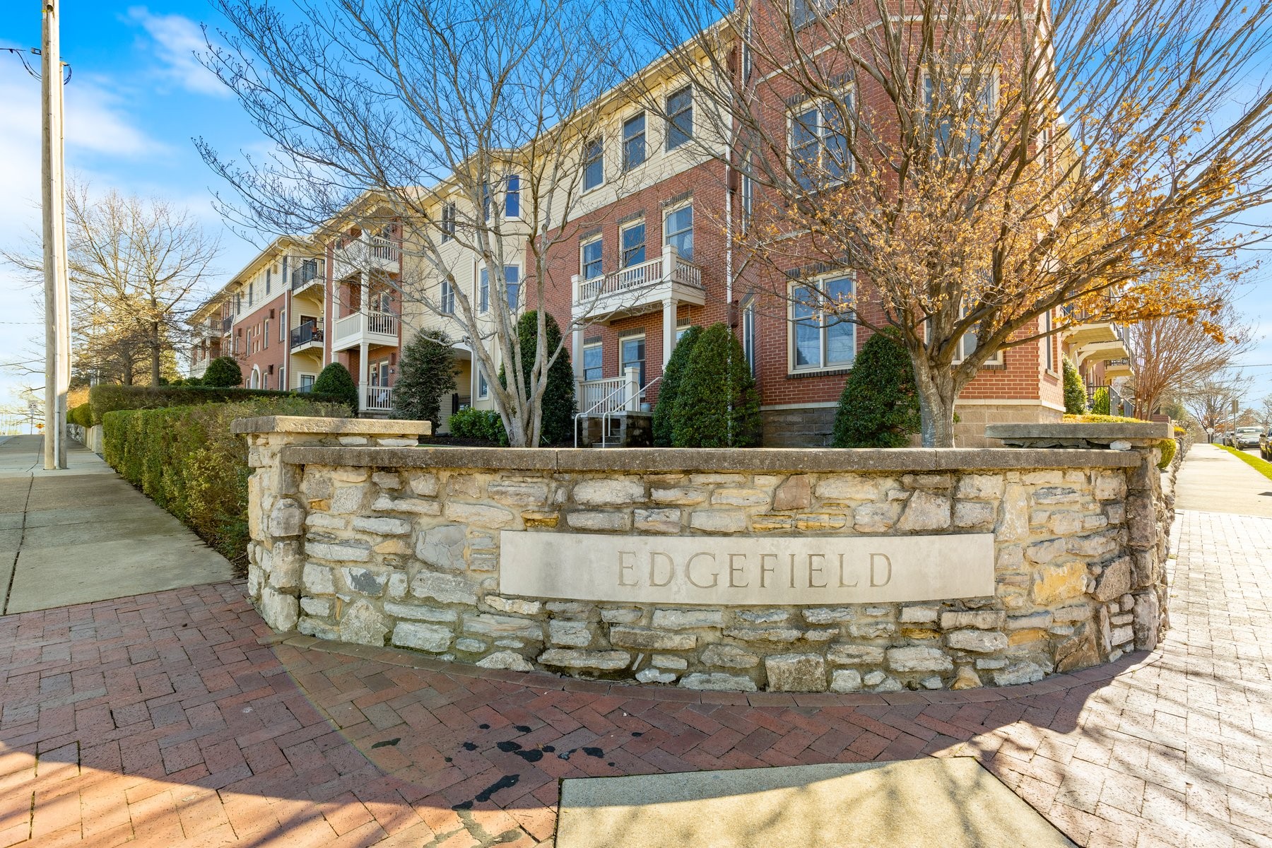 800 Woodland St Unit: 305