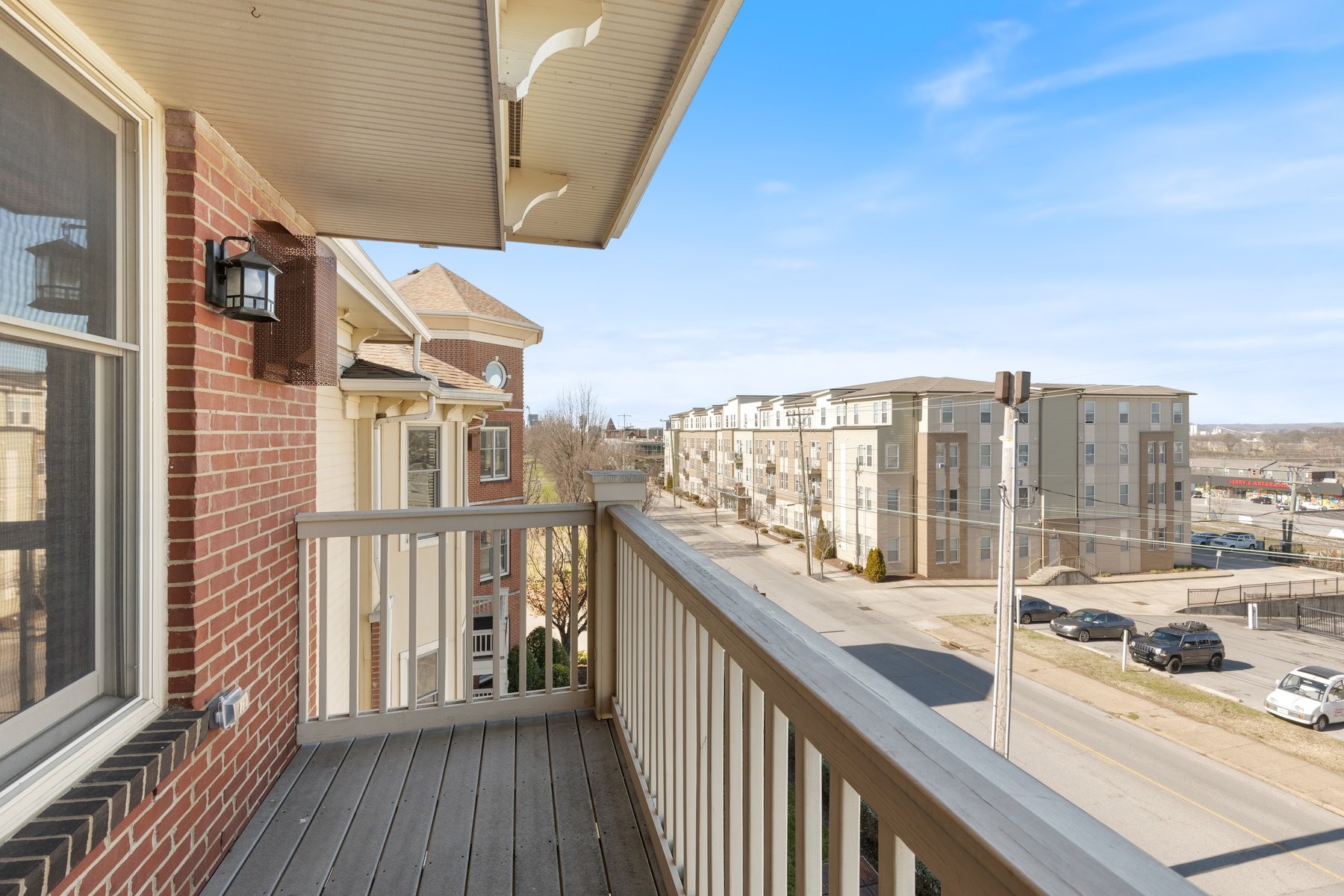 800 Woodland St Unit: 305