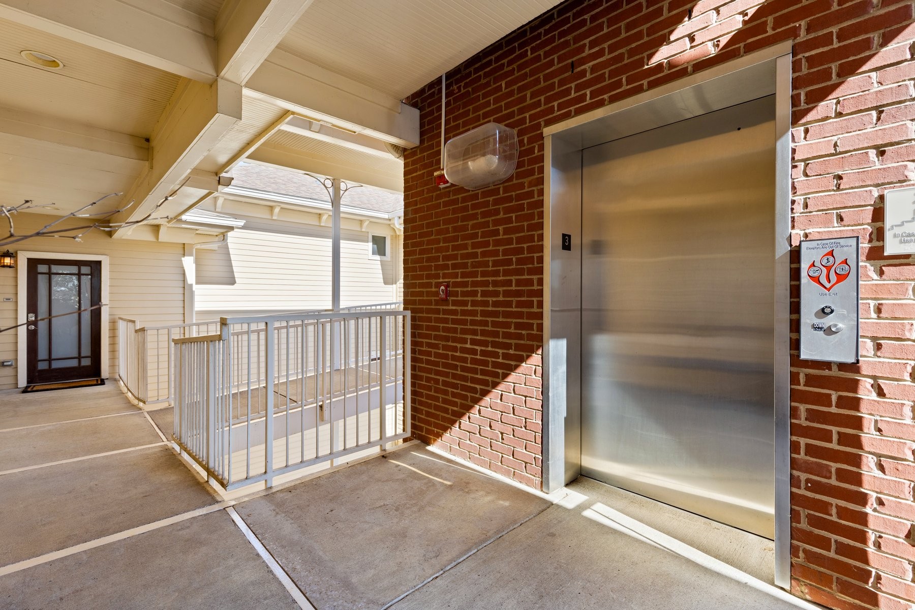800 Woodland St Unit: 305