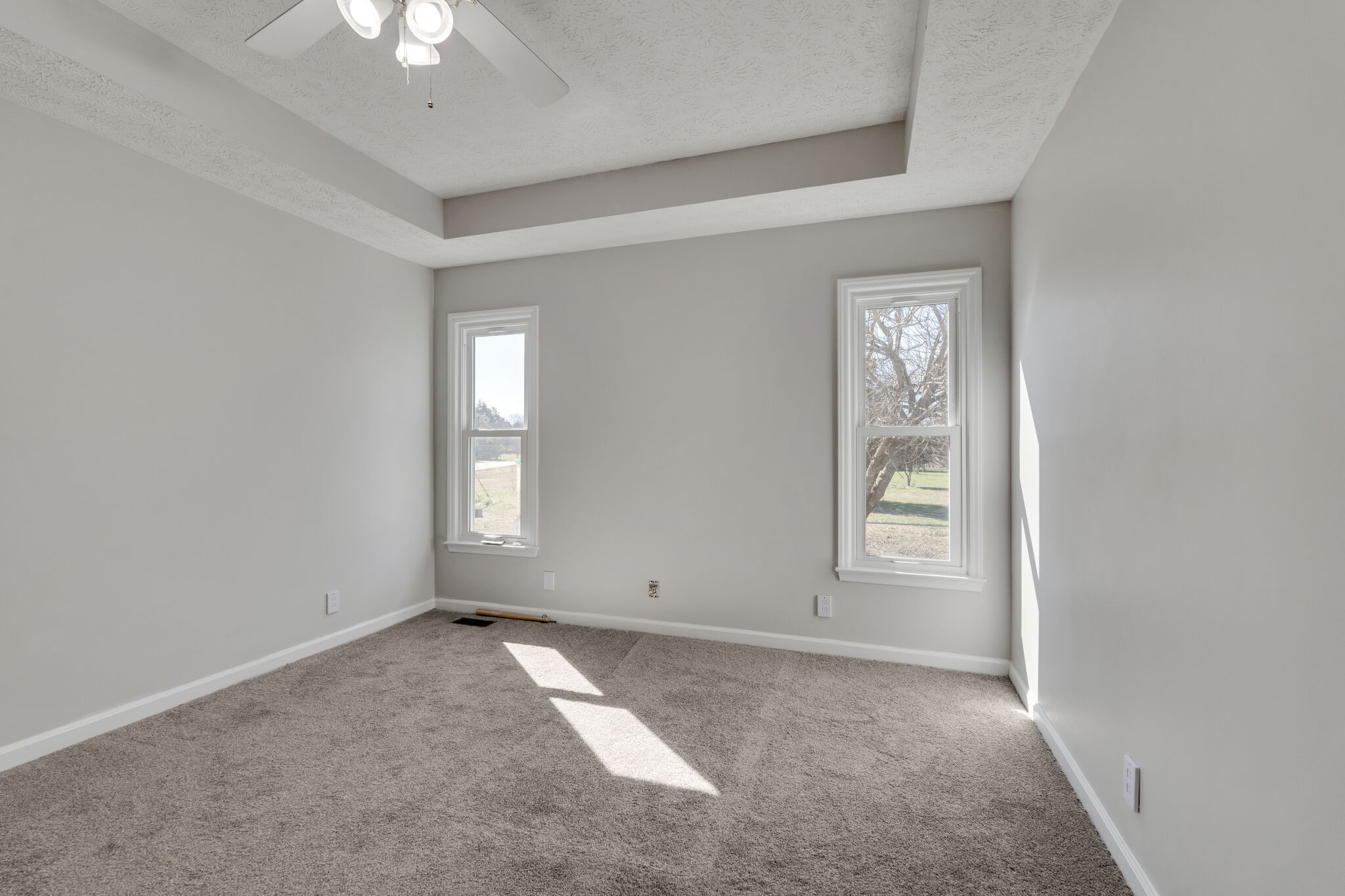 10225 Roanoke Dr