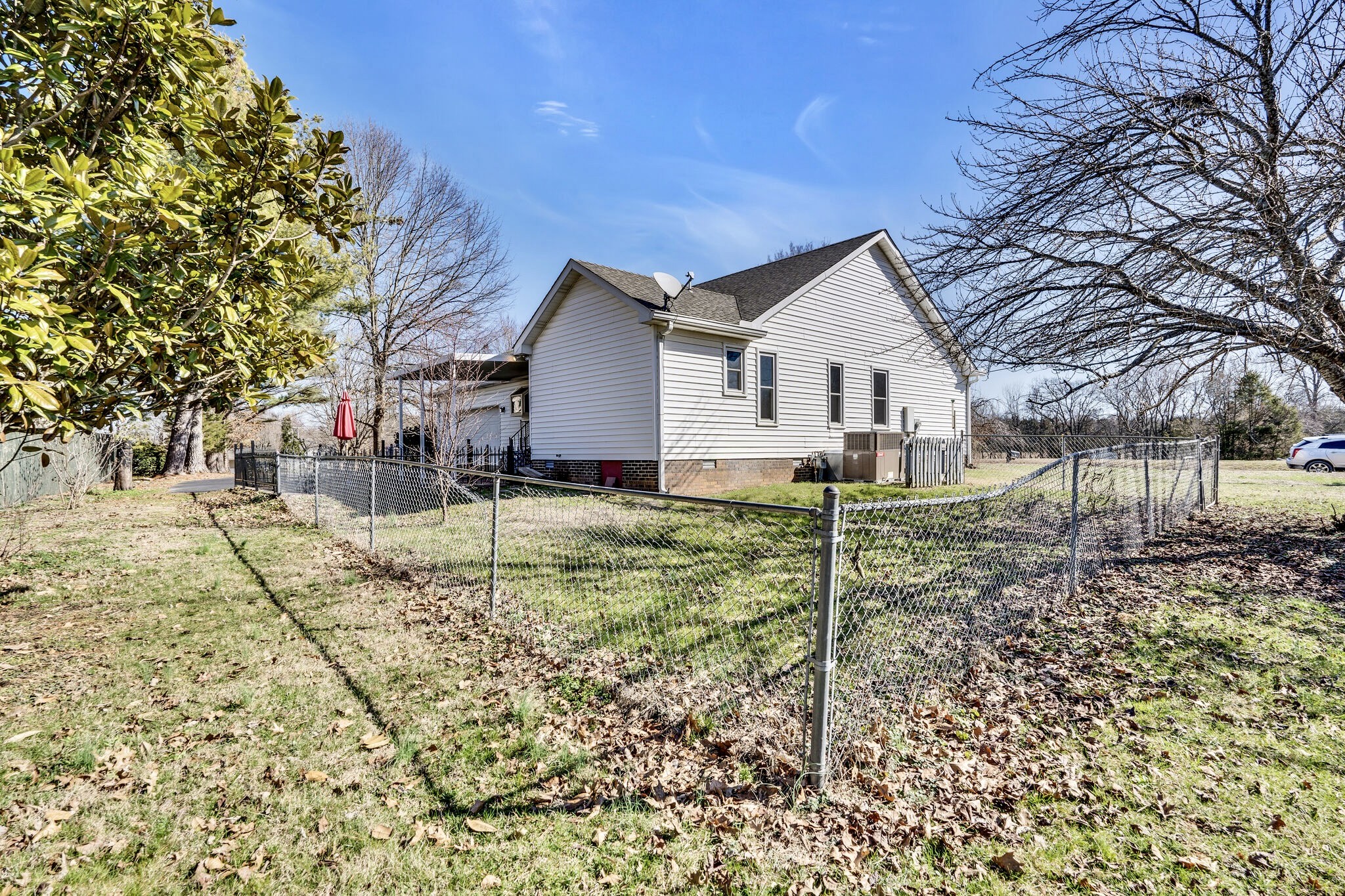 10225 Roanoke Dr