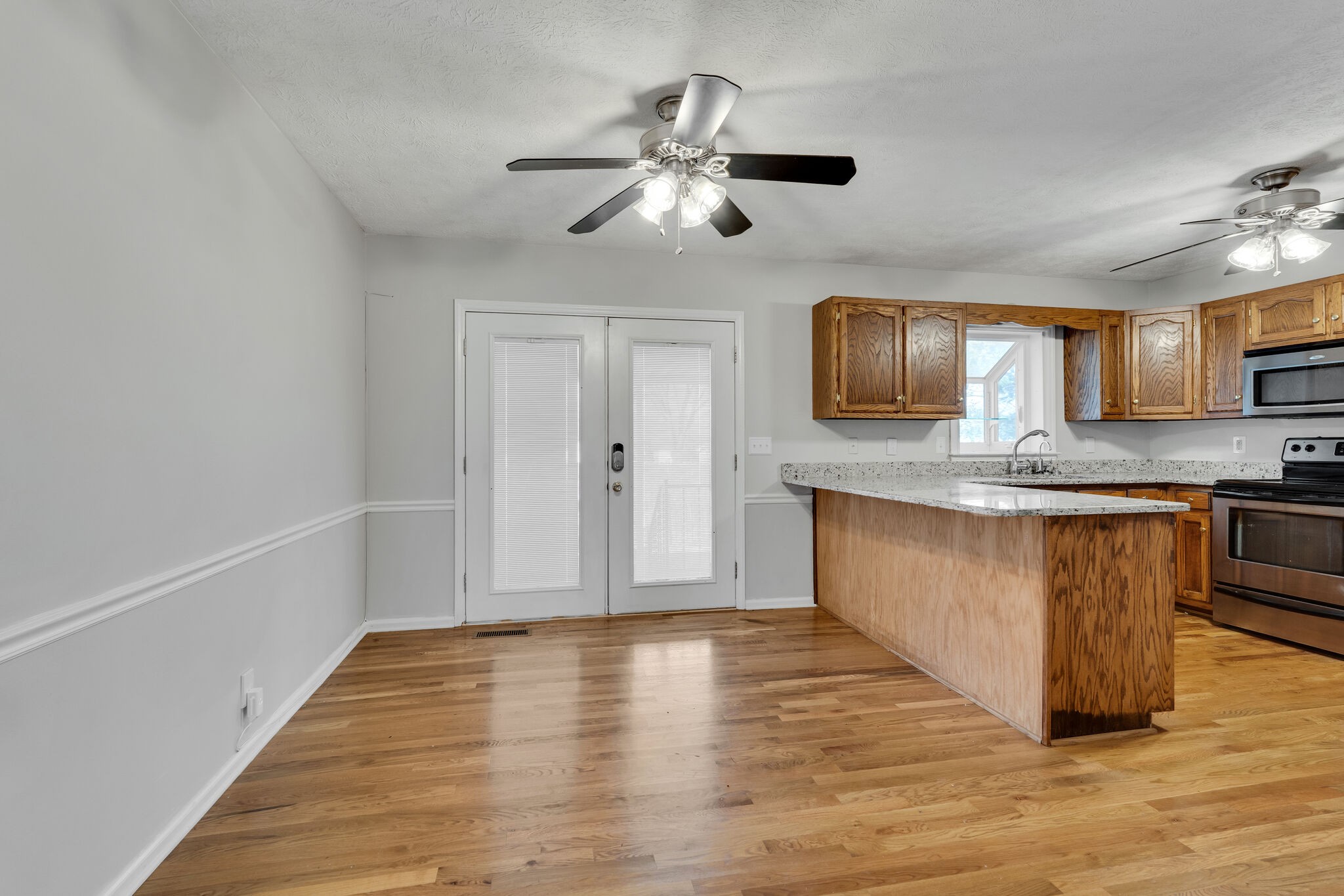 10225 Roanoke Dr