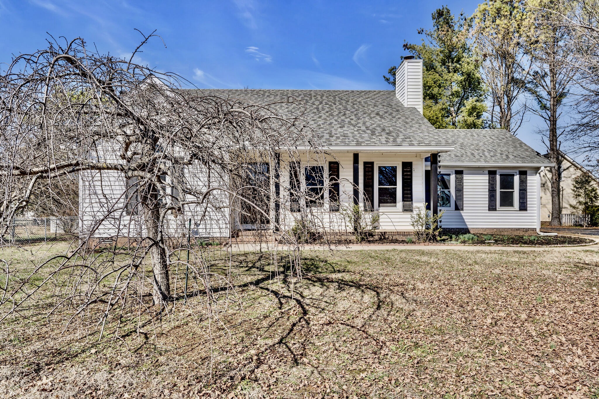 10225 Roanoke Dr