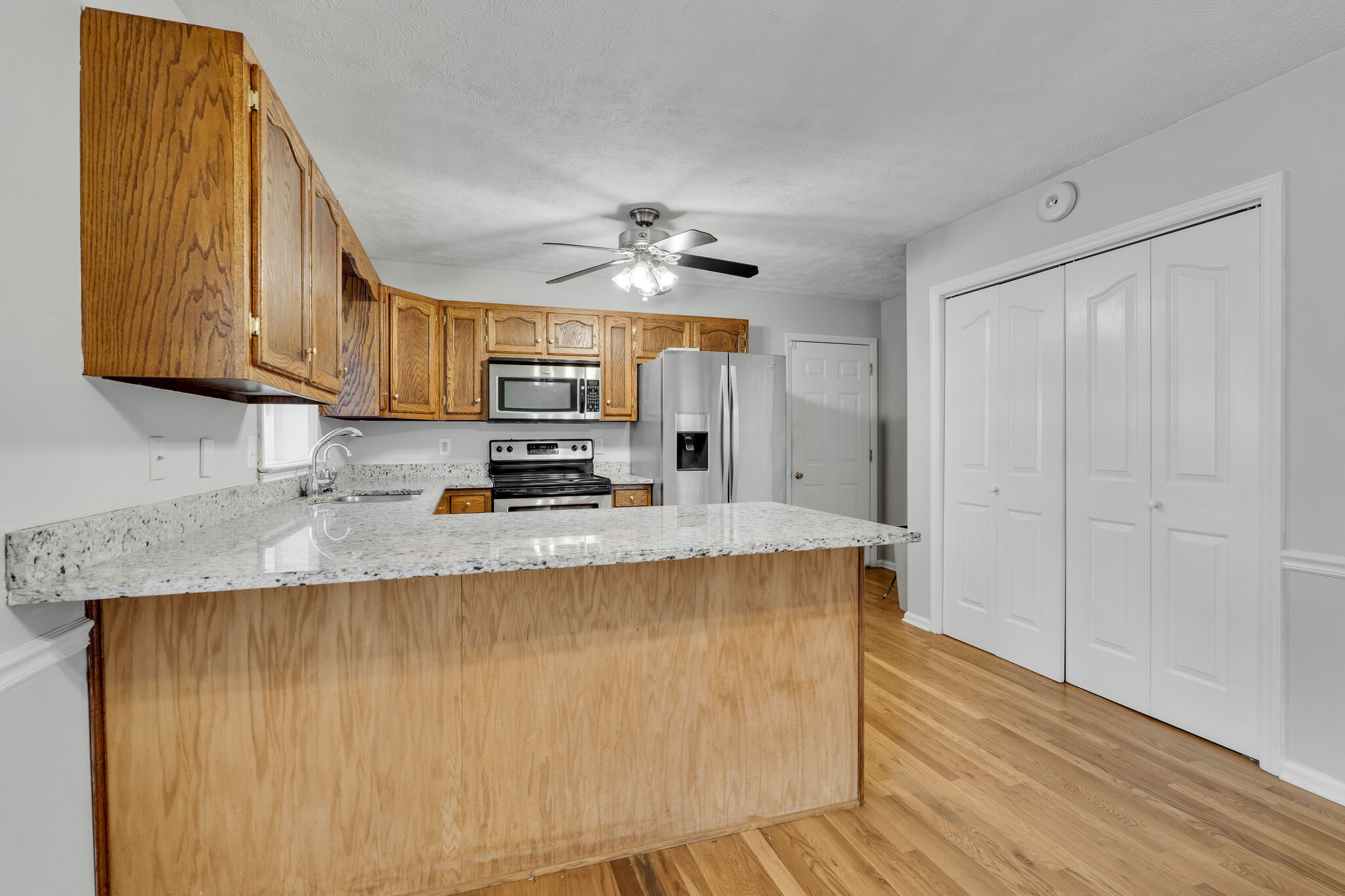 10225 Roanoke Dr