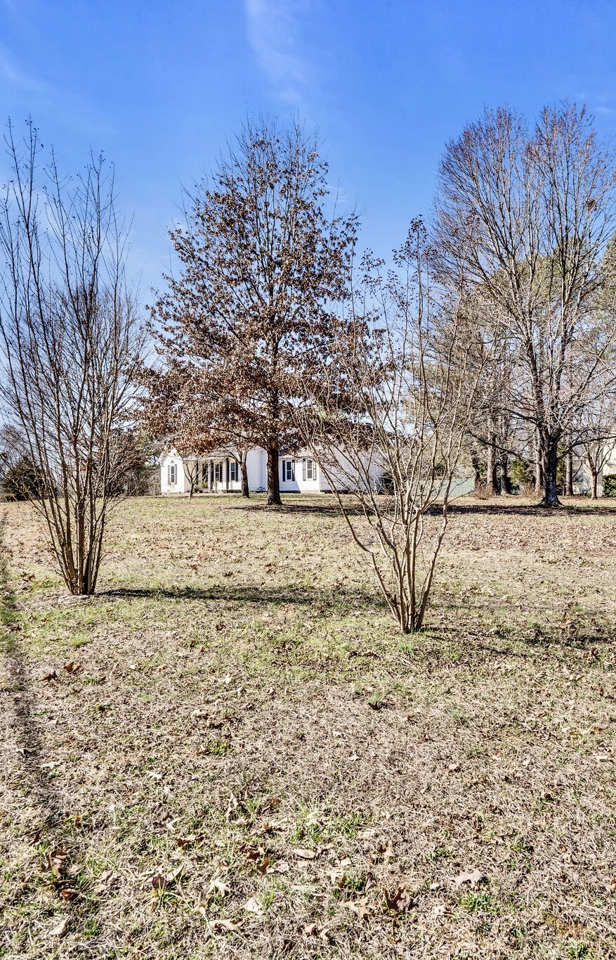 10225 Roanoke Dr