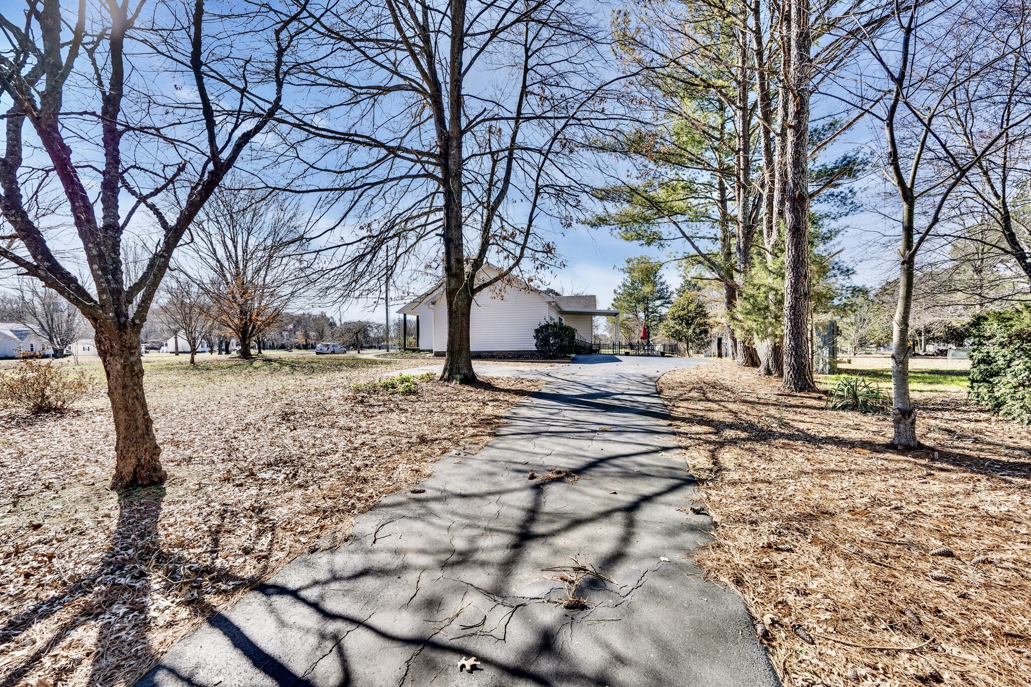 10225 Roanoke Dr