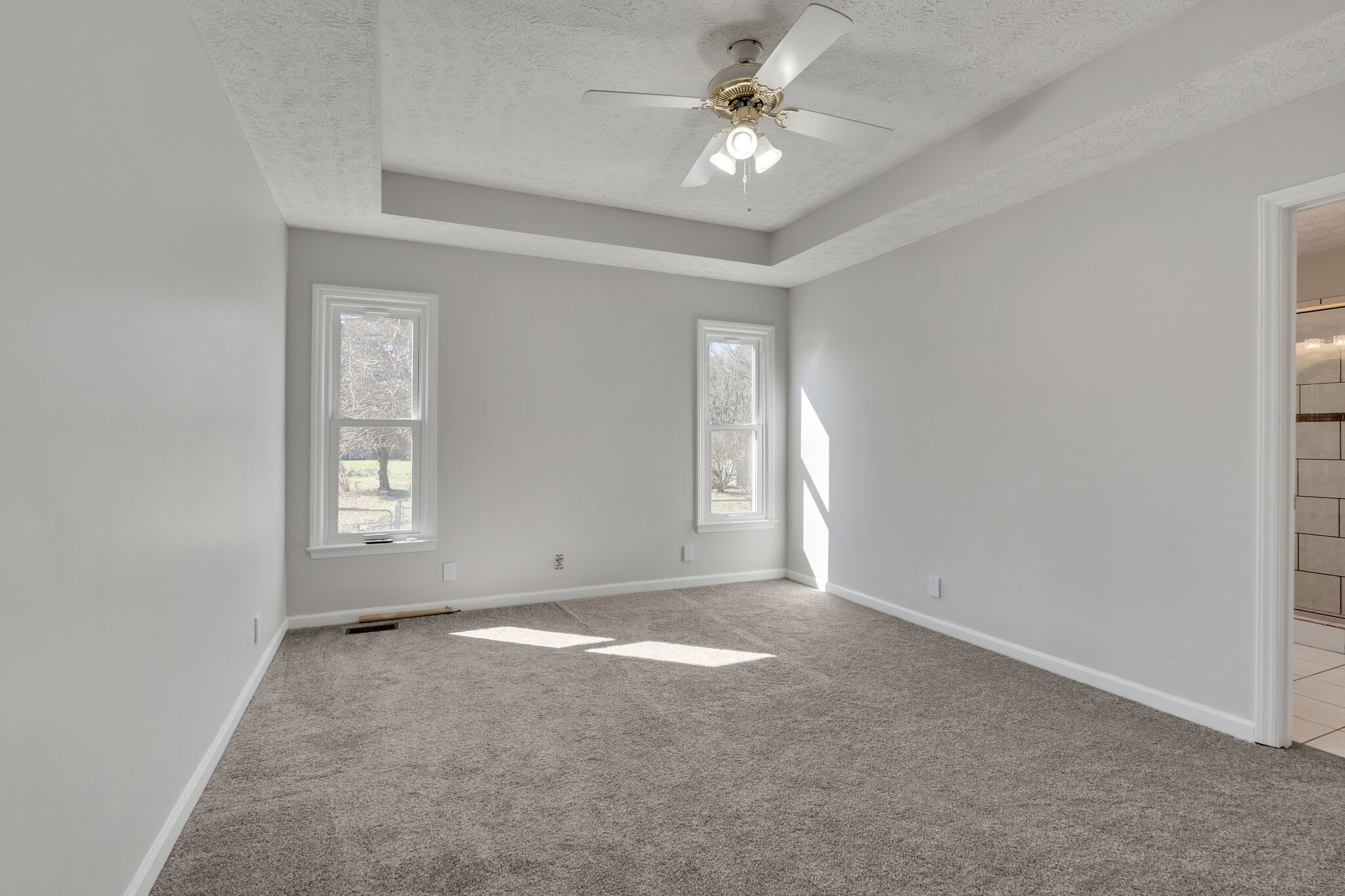 10225 Roanoke Dr