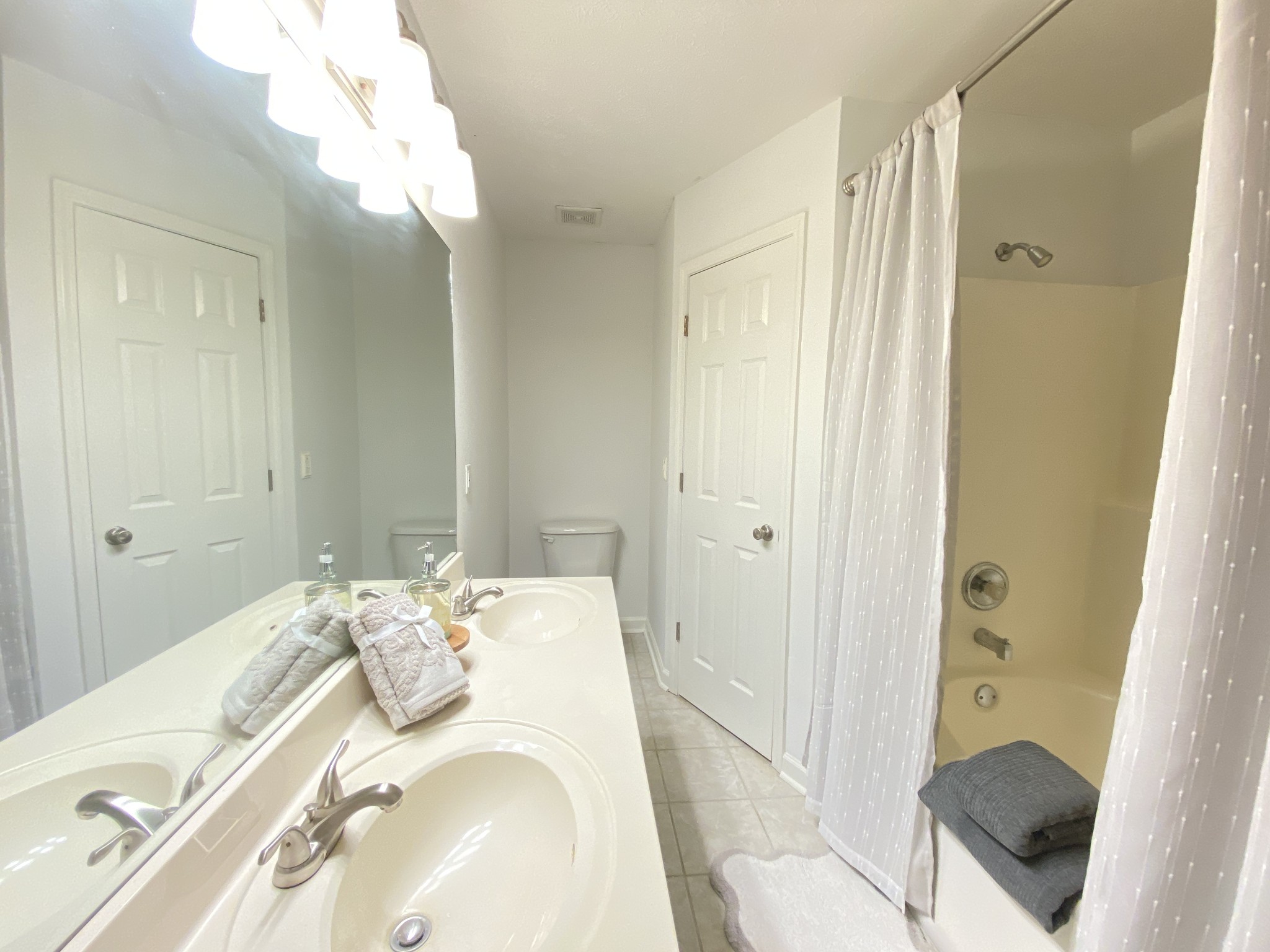 207 Parrish Pl