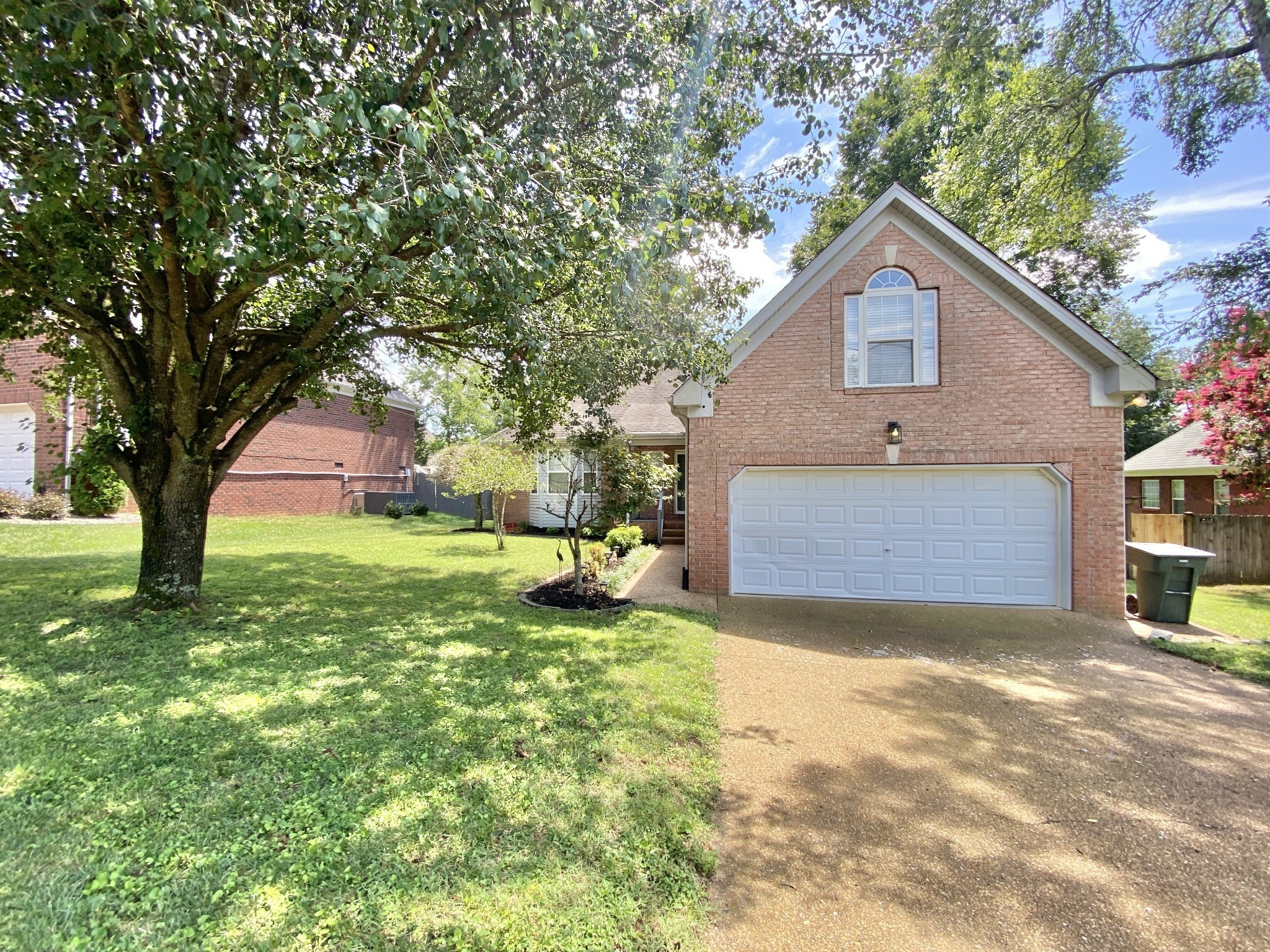 207 Parrish Pl